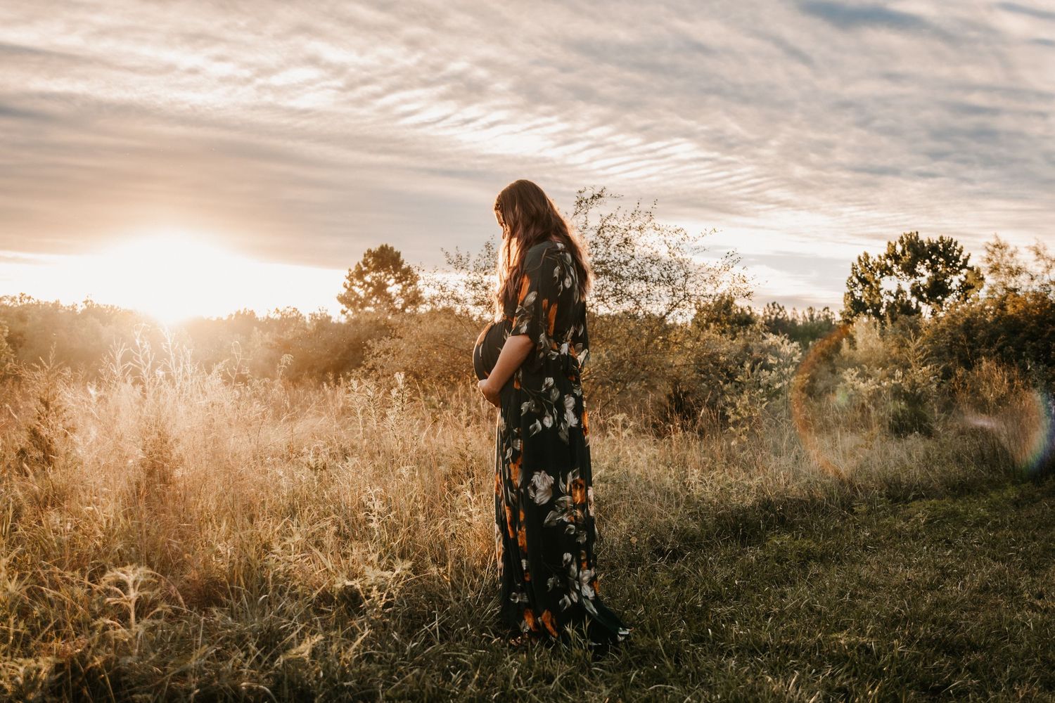 A maternity session at Fairfield Lakes Park in Lafayette, Indiana