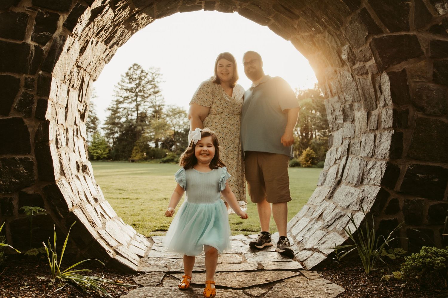 A maternity session at Hamstra Gardens in Wheatfield, Indiana
