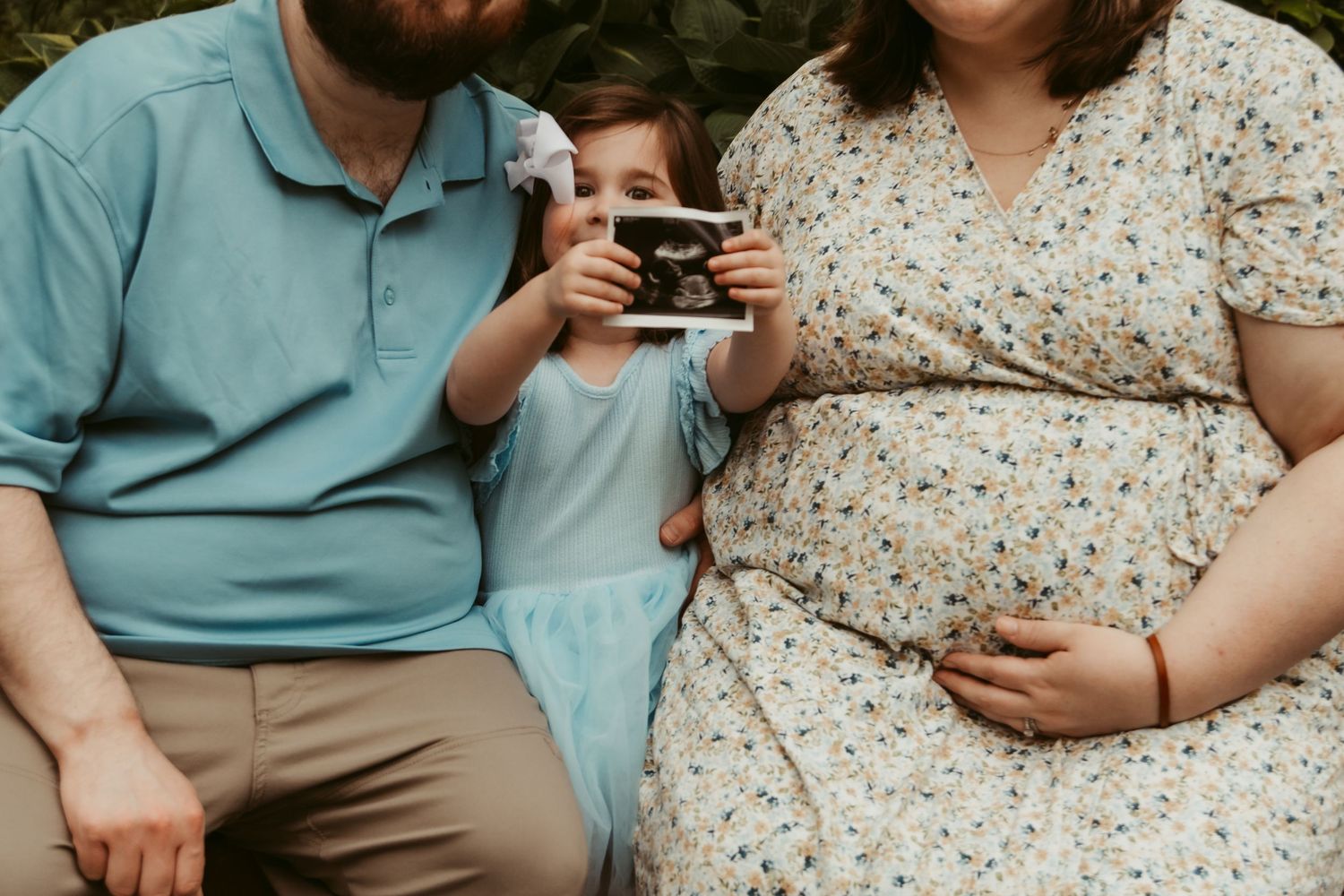 A maternity session at Hamstra Gardens in Wheatfield, Indiana