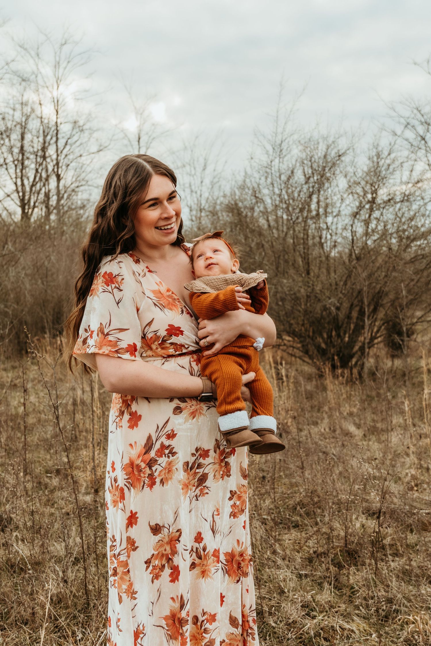 A mommy and me session at Fairfield Lakes Park in Lafayette, Indiana