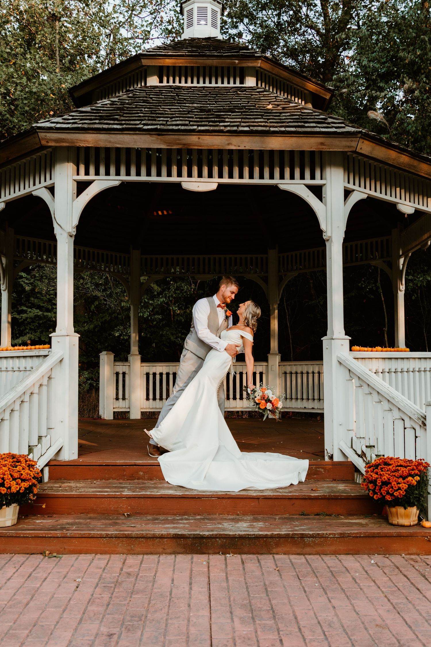 A wedding at Cloister in the Woods in Munster, Indiana