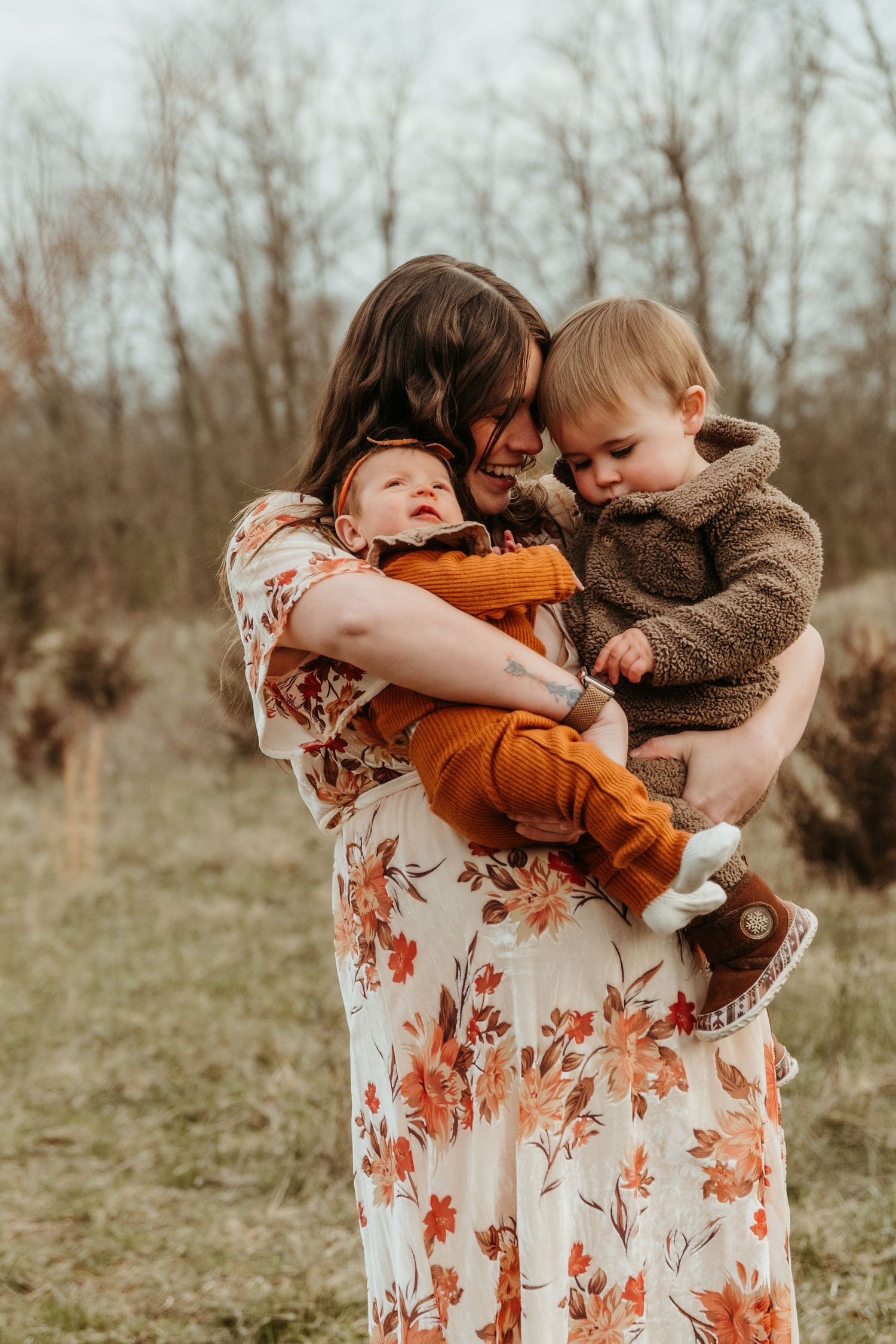 A mommy and me session at Fairfield Lakes Park in Lafayette, Indiana
