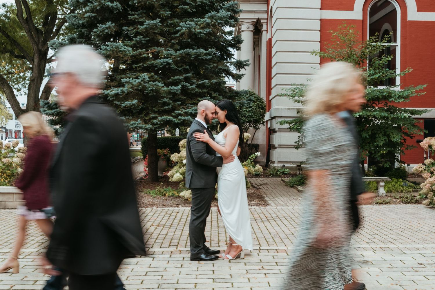 A wedding couple at Old Lake Courthouse in Crown Point, Indiana