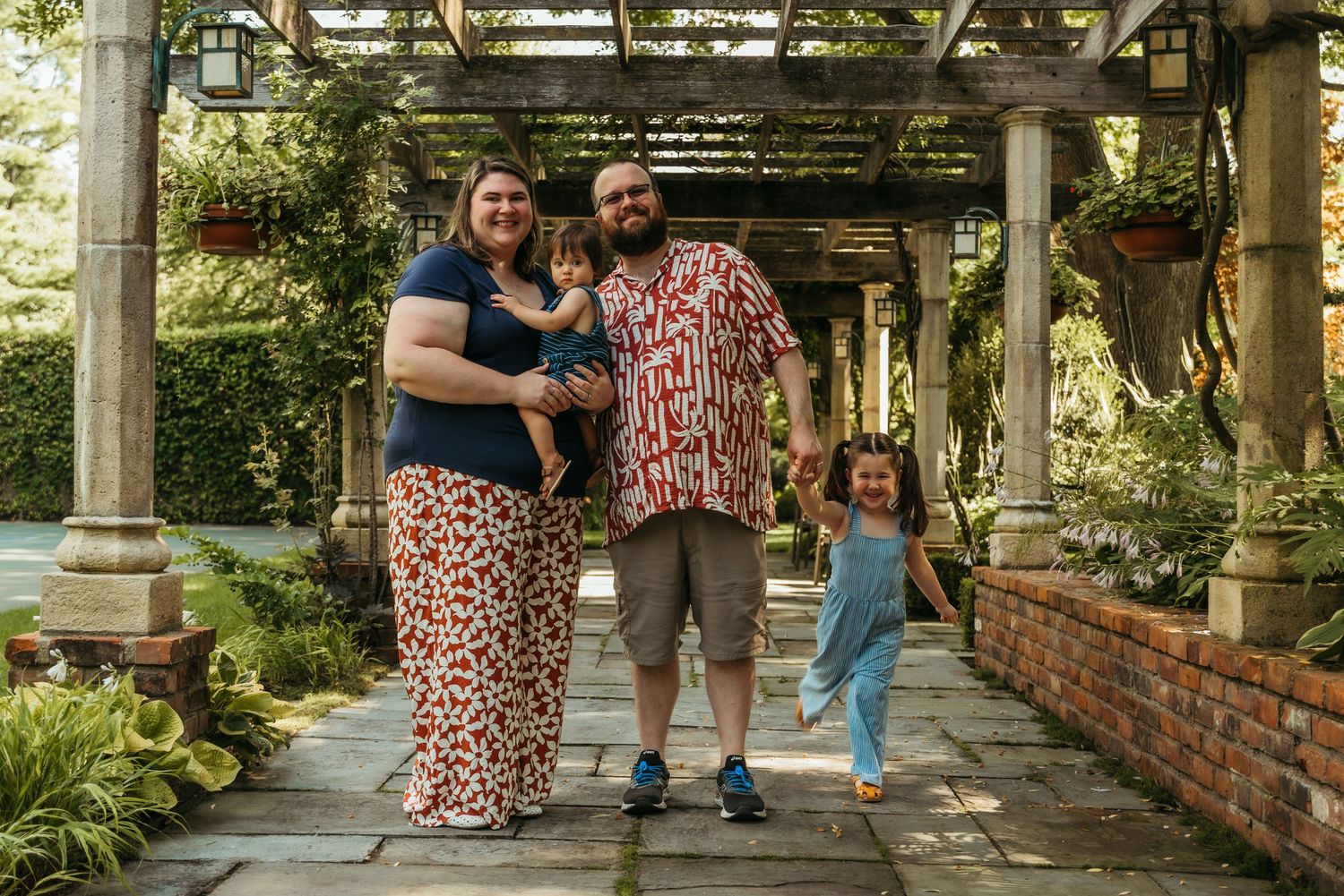 A family session at Hamstra Gardens in Wheatfield, Indiana