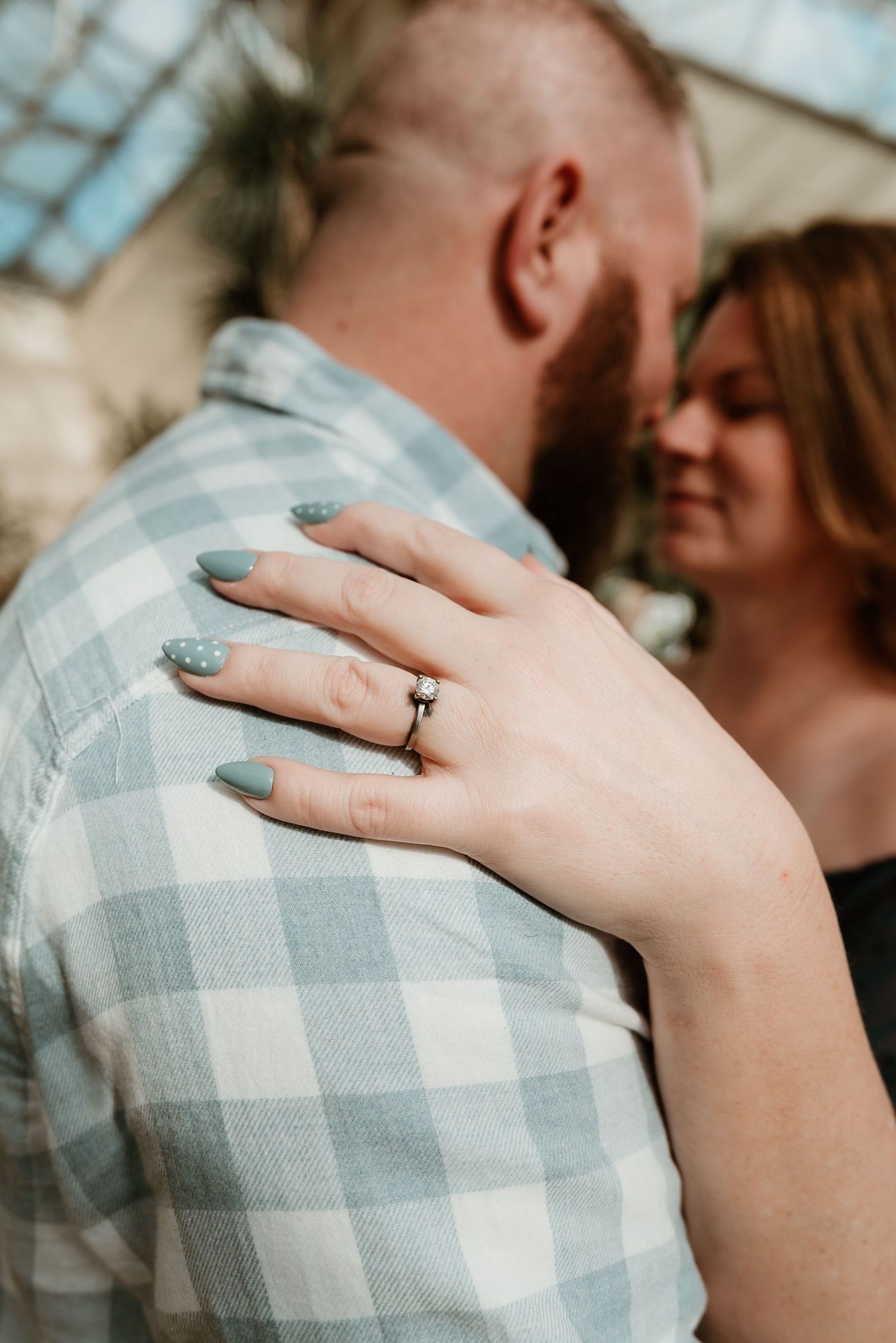 An engagement session at Foellinger-Freimann Botanical Conservatory in Fort Wayne, Indiana