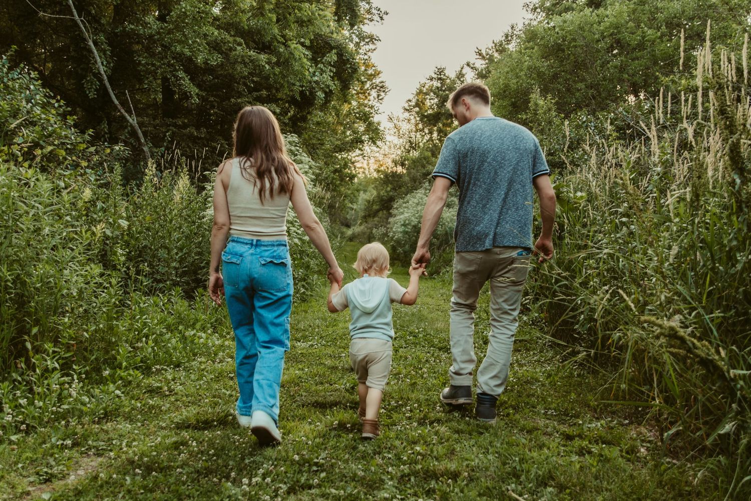 A family session at Buckley Homestead County Park in Lowell, Indiana