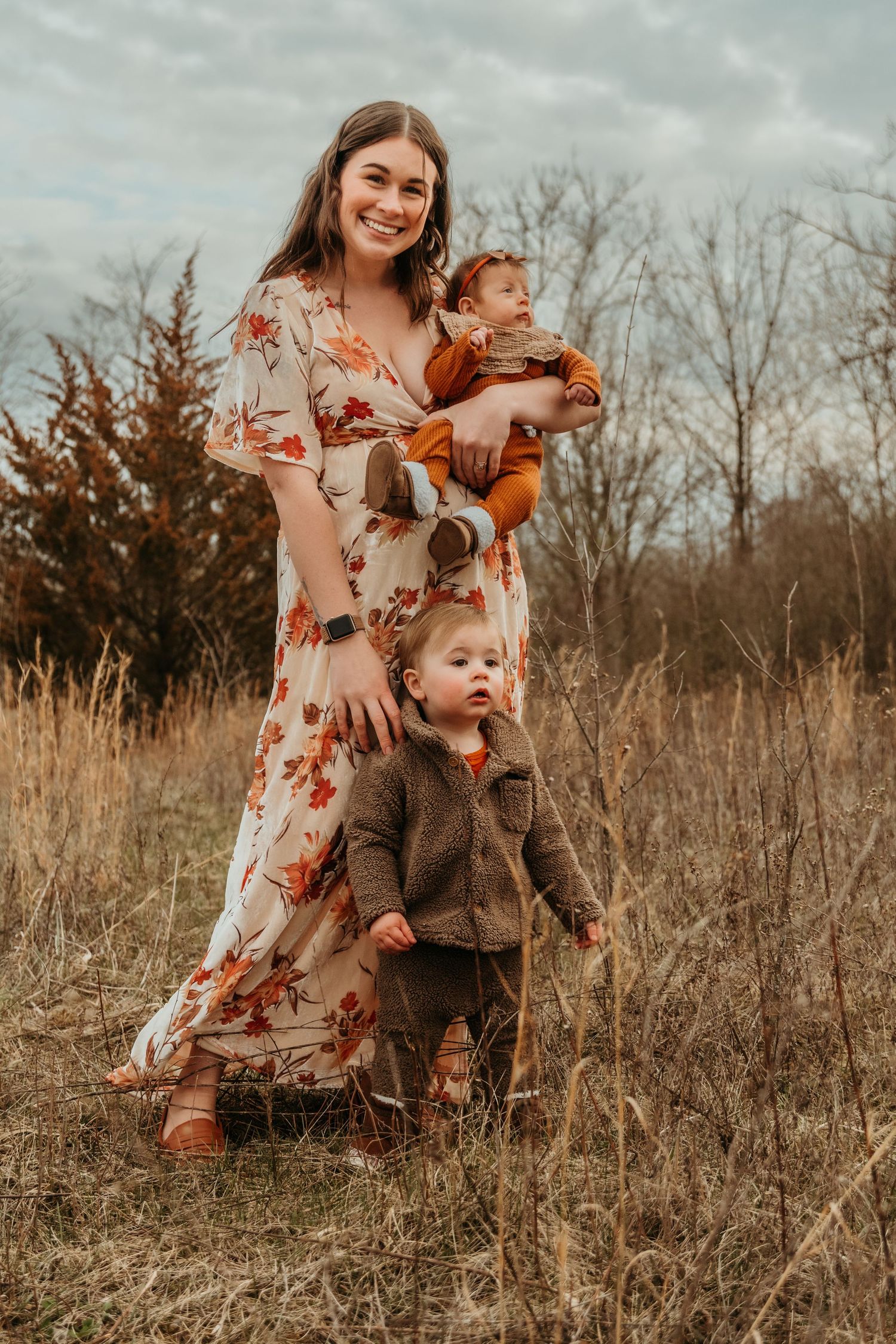A mommy and me session at Fairfield Lakes Park in Lafayette, Indiana