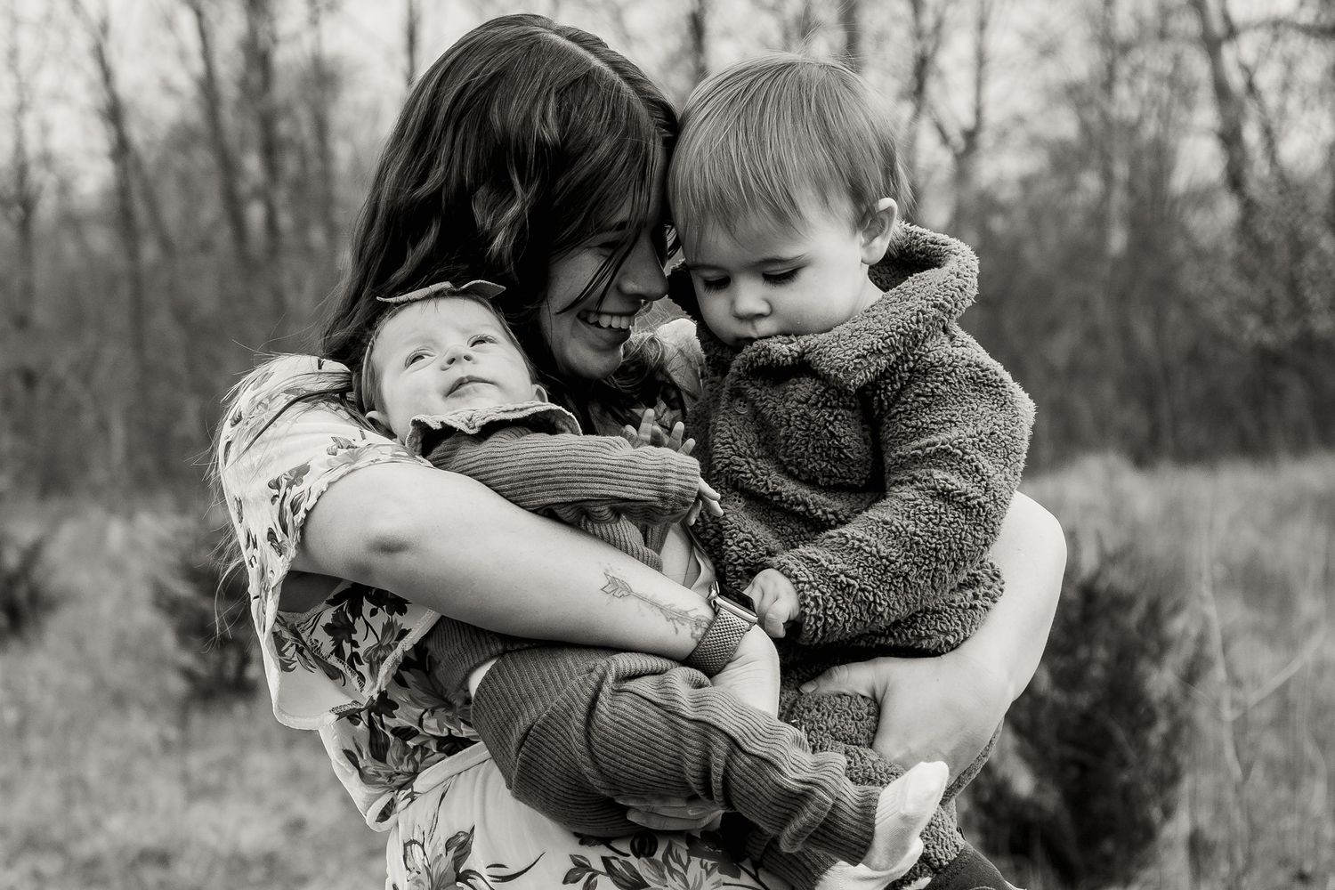 A mommy and me session at Fairfield Lakes Park in Lafayette, Indiana