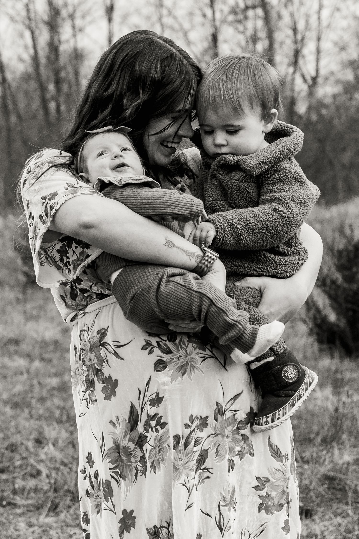 A mommy and me session at Fairfield Lakes Park in Lafayette, Indiana