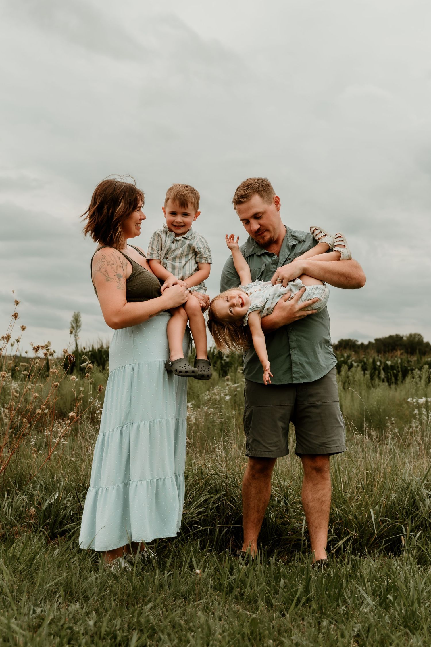 A family session in Twelve Mile, Indiana