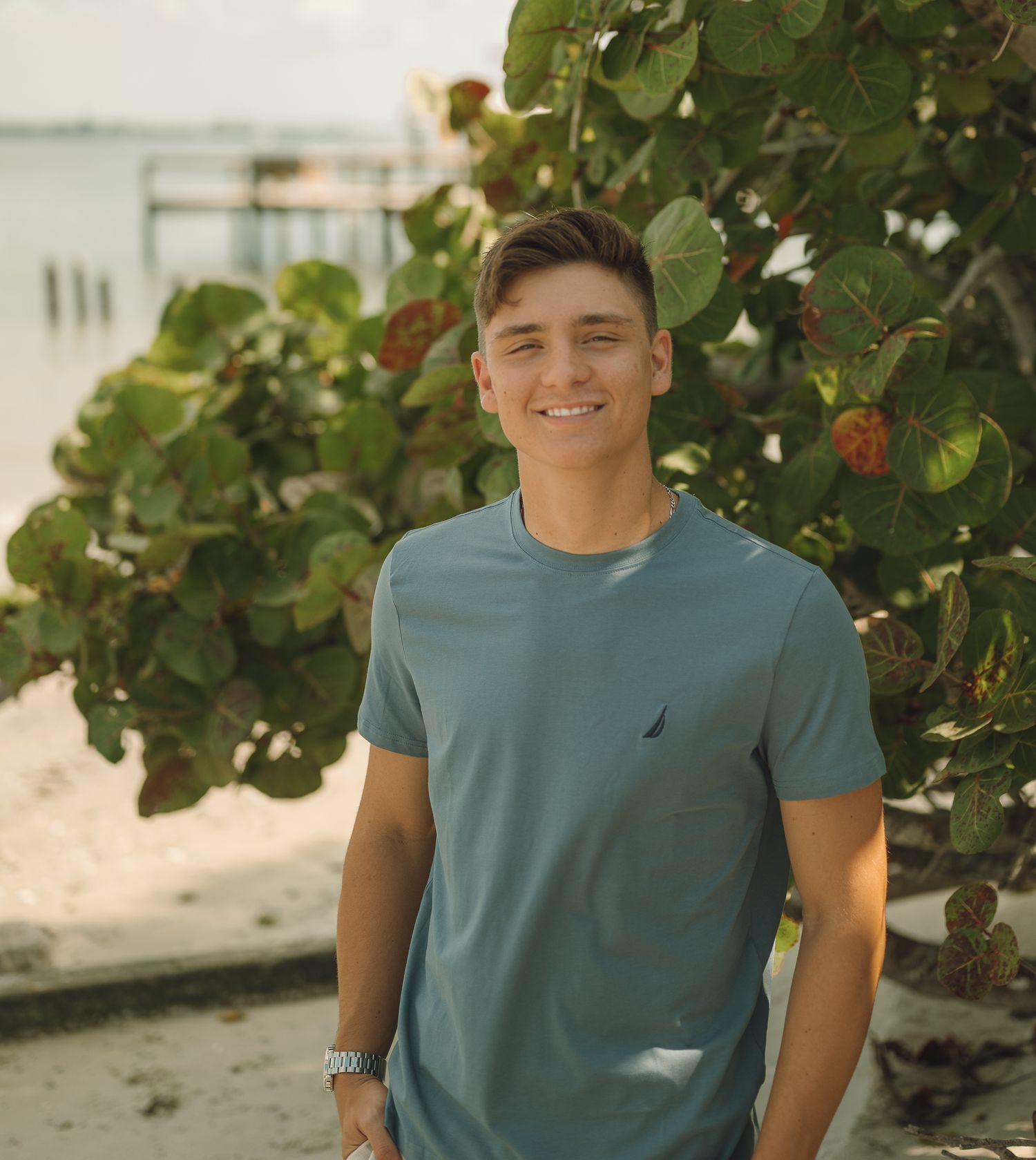 Beach senior photos in Florida. Clearwater beach senior photos, Palm Harbor senior photos, Dunedin senior photos, senior photos in Bradenton