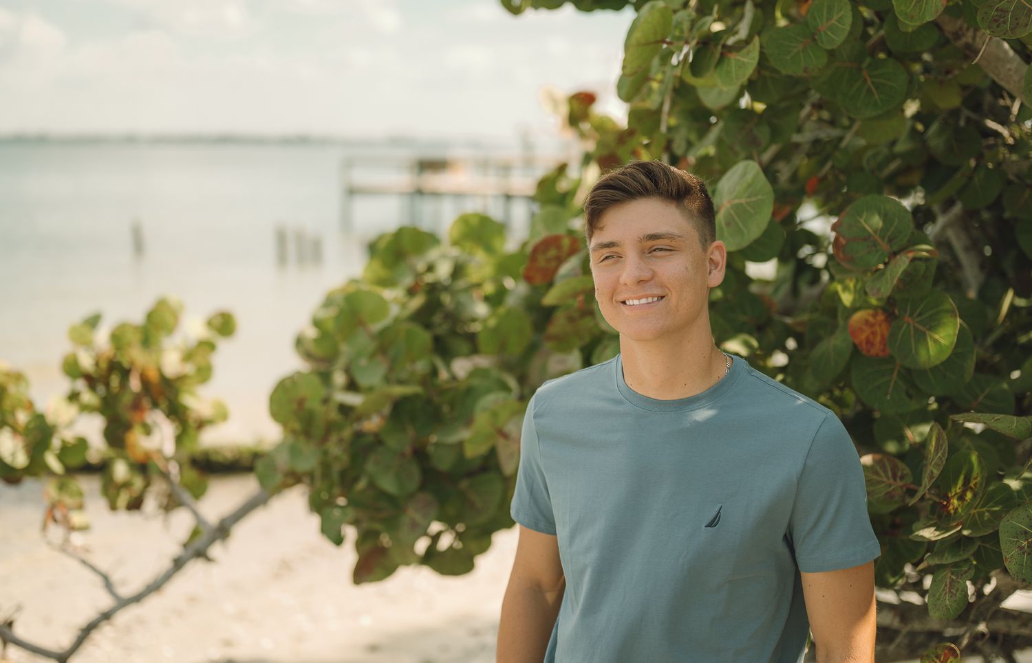Beach senior photos in Florida. Clearwater beach senior photos, Palm Harbor senior photos, Dunedin senior photos, senior photos in Bradenton