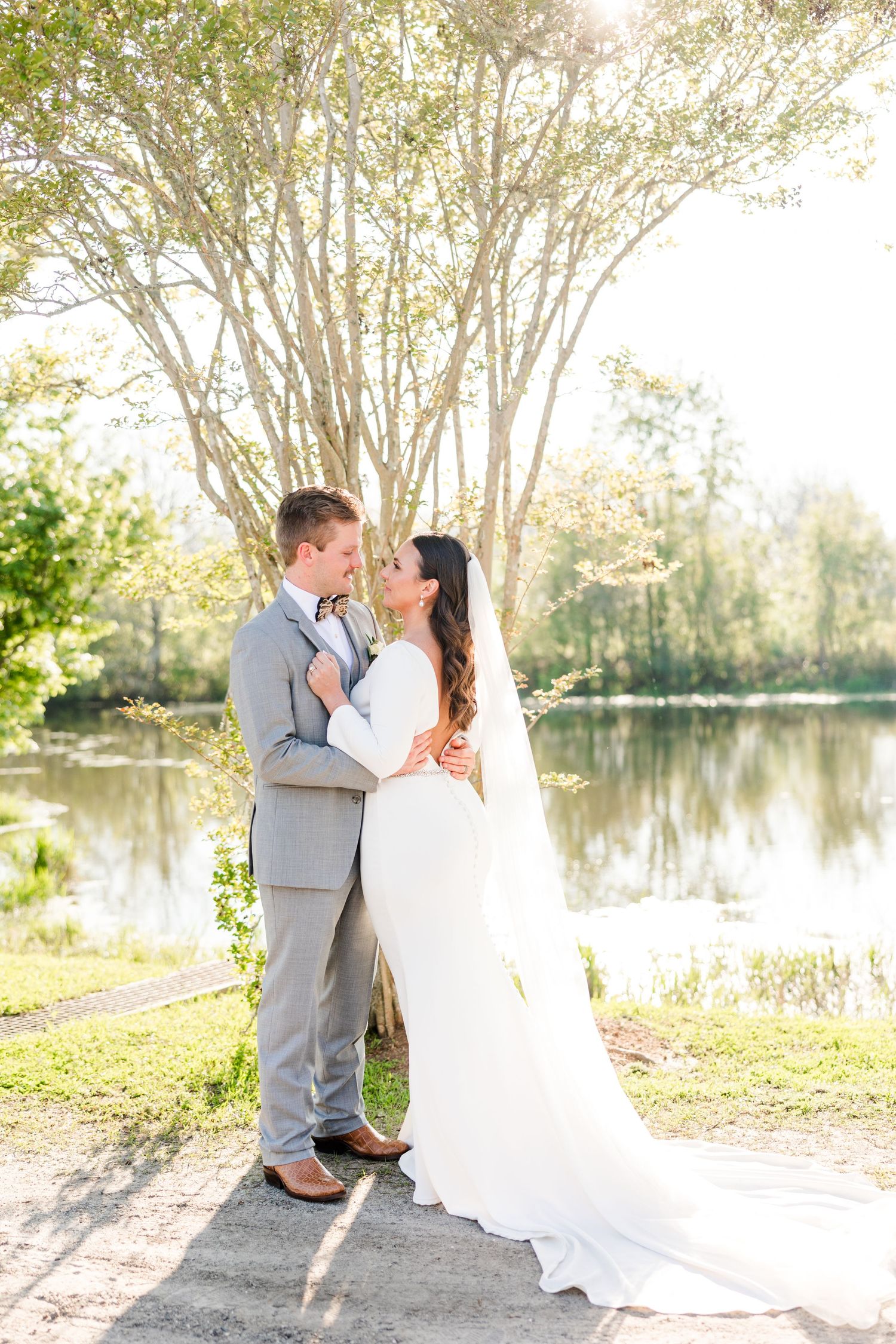 glowy bright light and airy formal wedding in south georgia