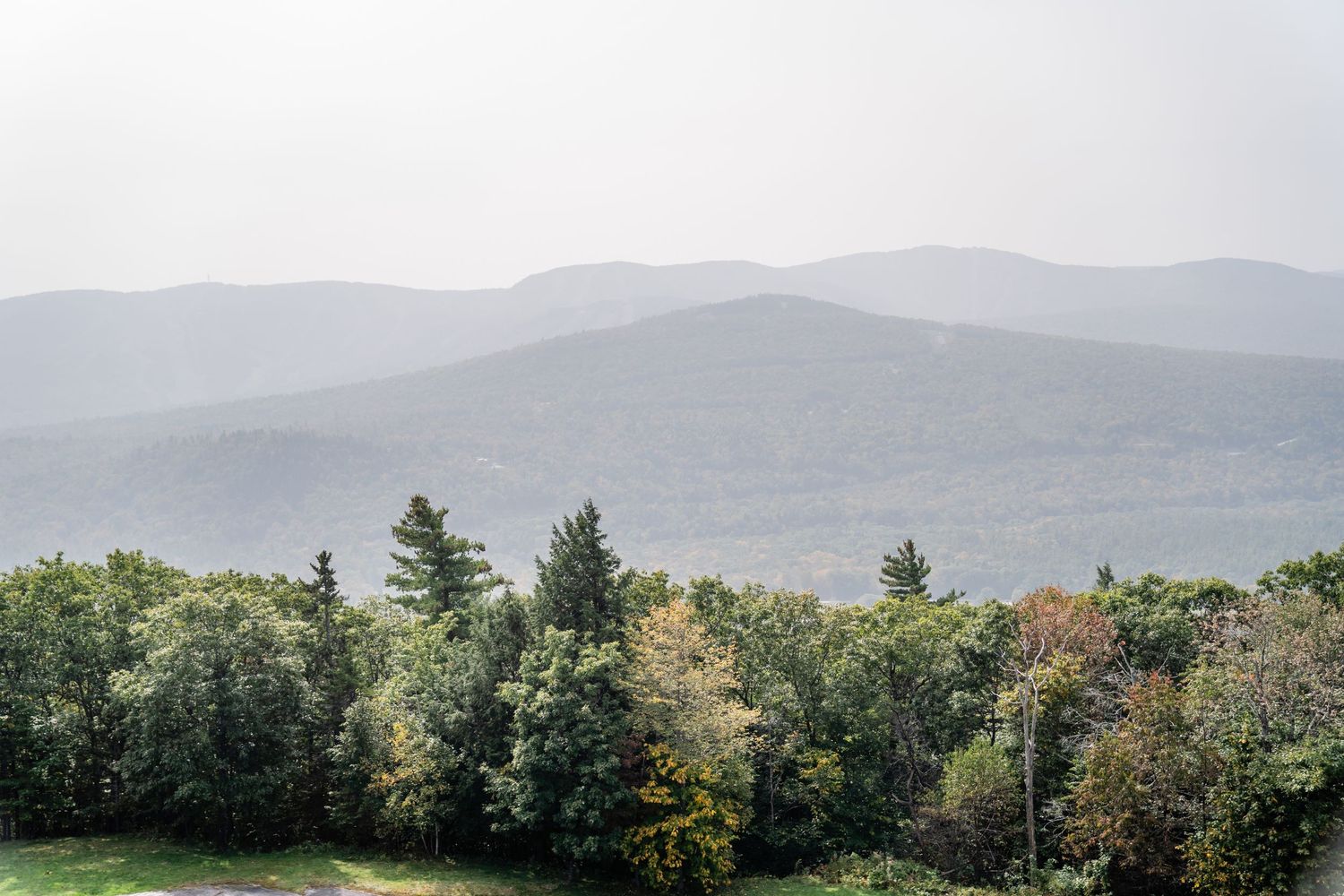 SkiEsta wedding in Newry, ME. Maine Wedding photographer