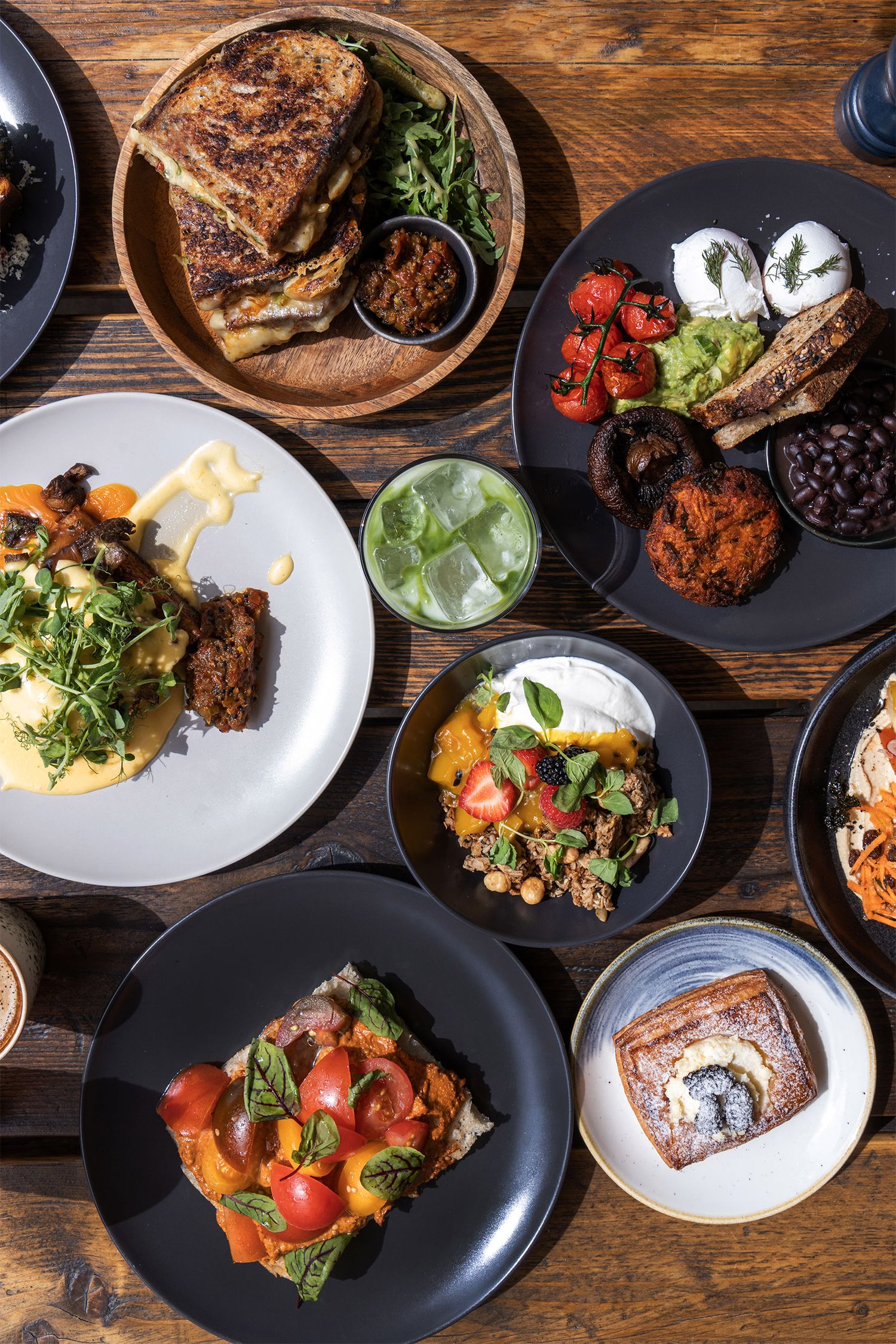 Coffee and brunch dishes at Common Ground Café in Finsbury Park London
