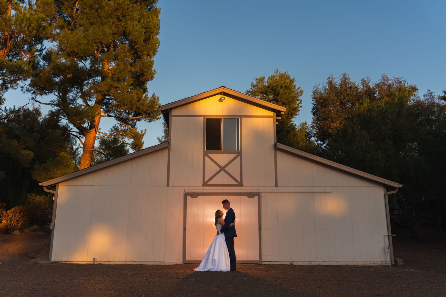 Barn - Silhouette - Bride & Groom - Wedding Photography - by Nicholas Sitarski