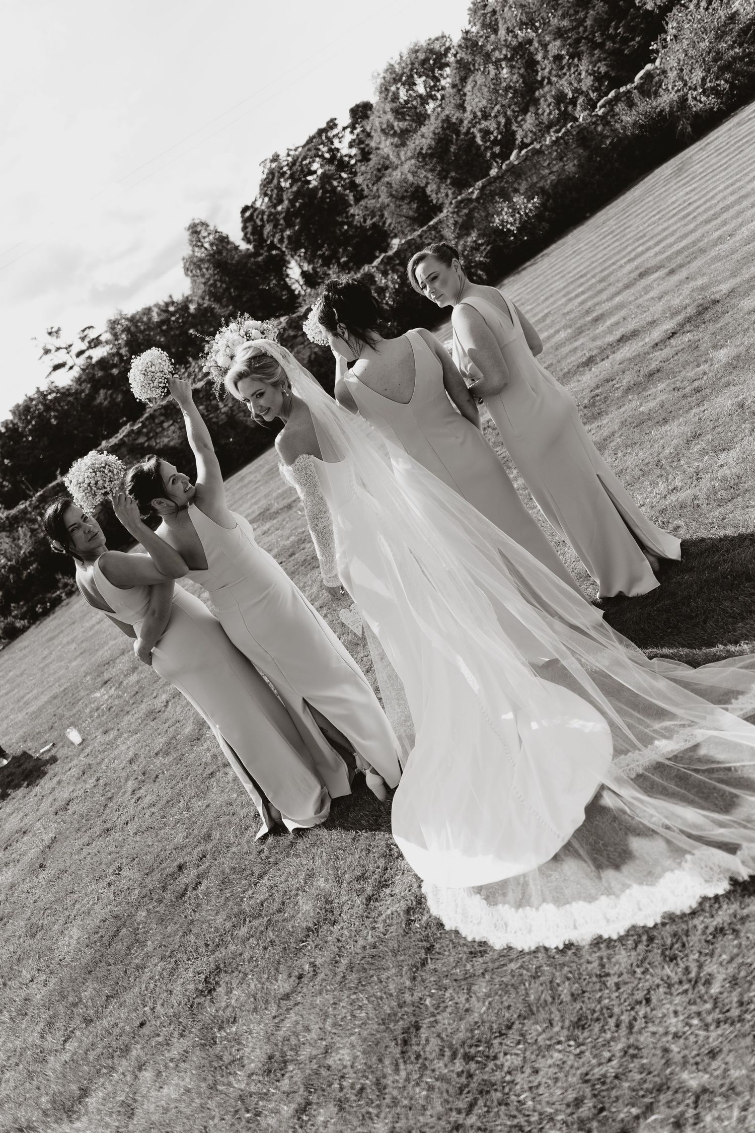Edinburgh wedding photographer the seton gardens 

James Bailey photography