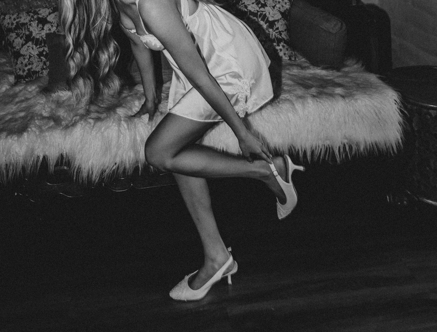 Best-wedding-photographer-Tivoli-Italian-Villa-Bride-stunning-shoe-blackandwhite-getting-ready-trademark-venue