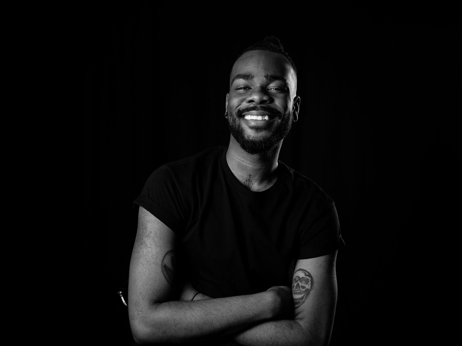 Portrait de carrière lumineux et confiant pour profil LinkedIn à Ottawa.