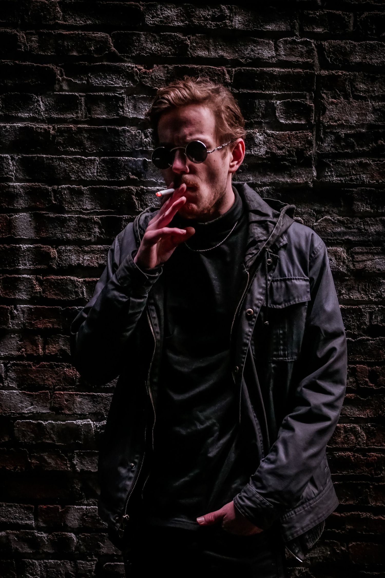Séance photo portrait créatif utilisant des jeux d'ombres et de lumière à Ottawa.