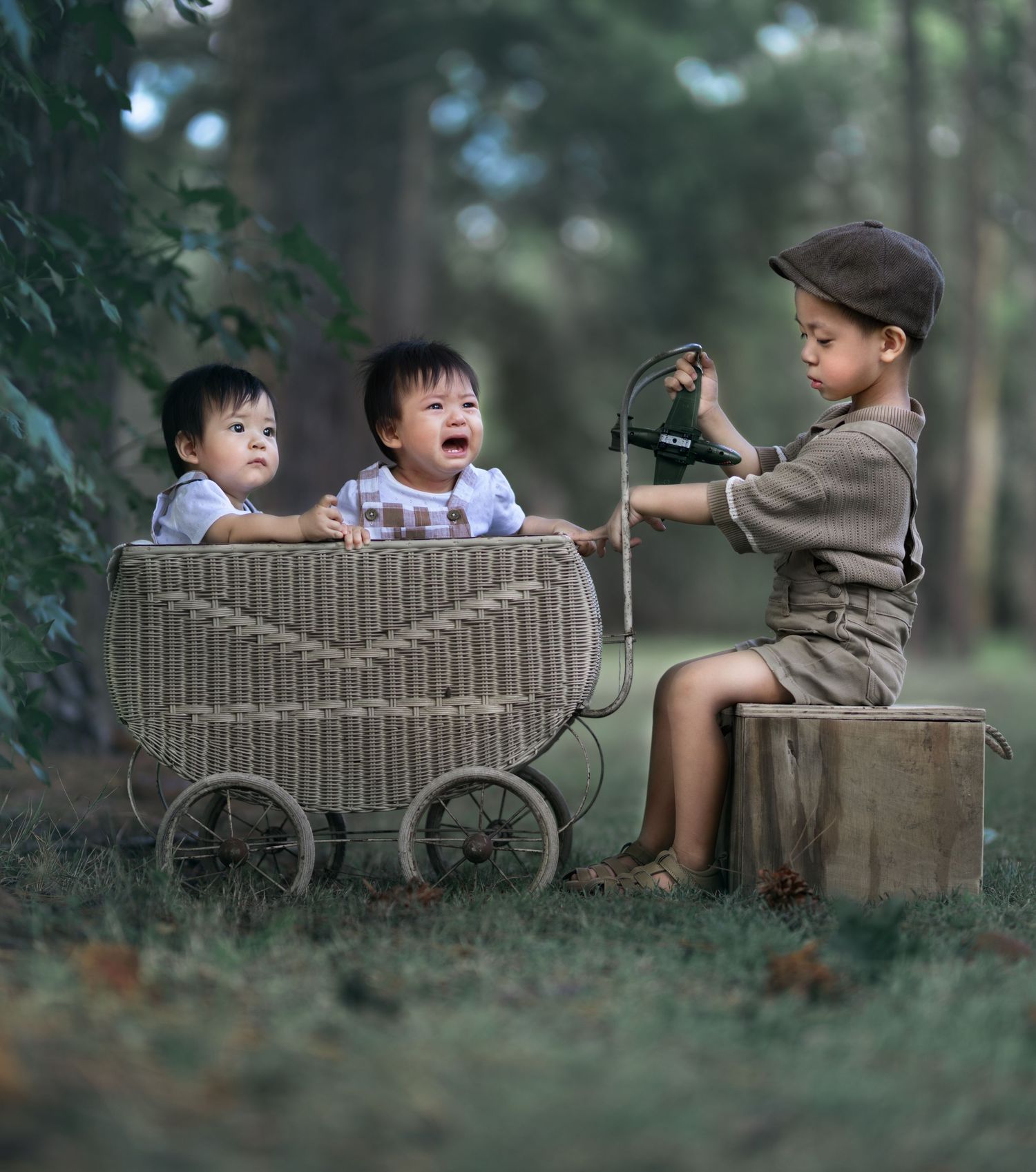 Vintage style kids storytelling session with wicker pram Brisbane