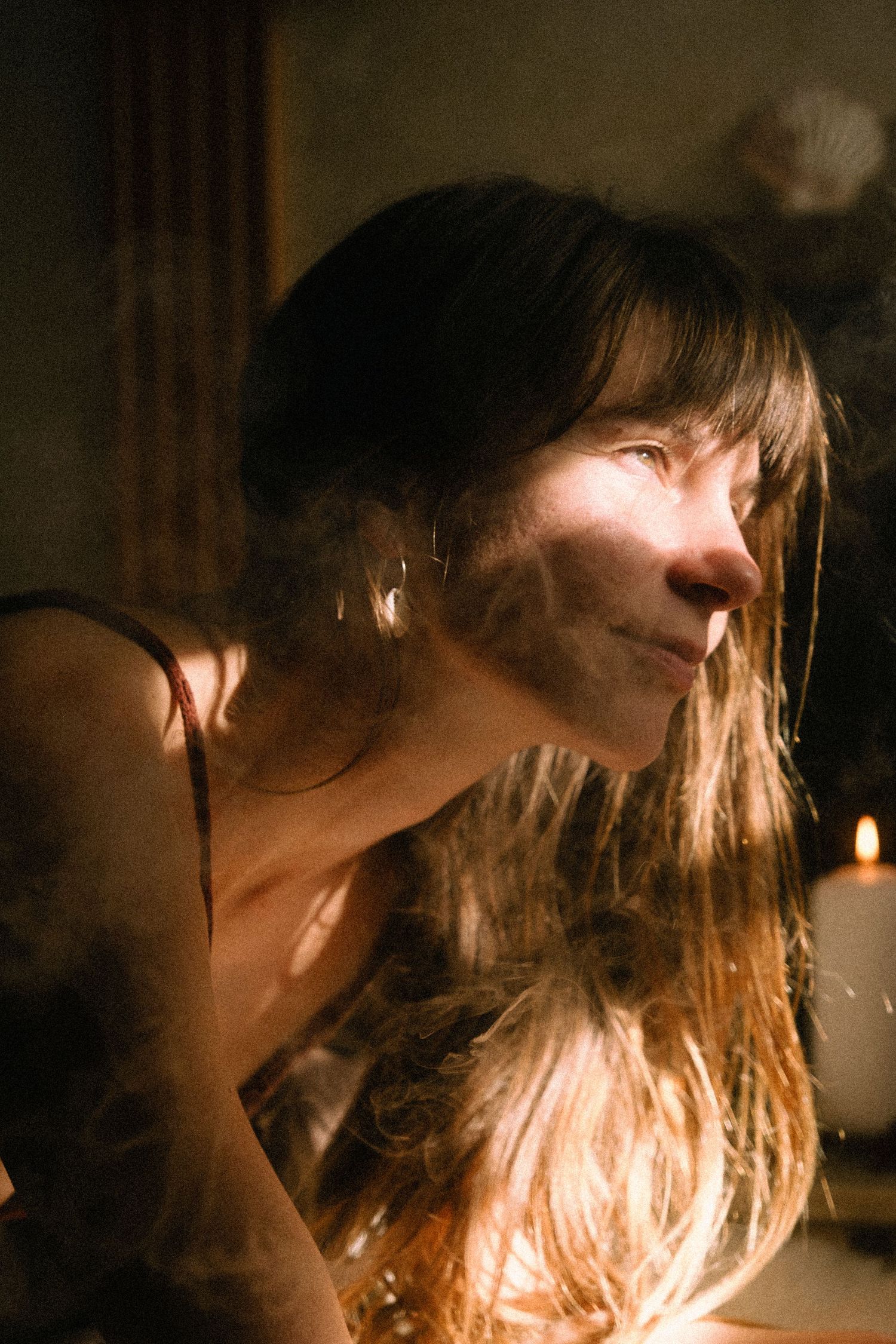romantic images of woman in the sunlight