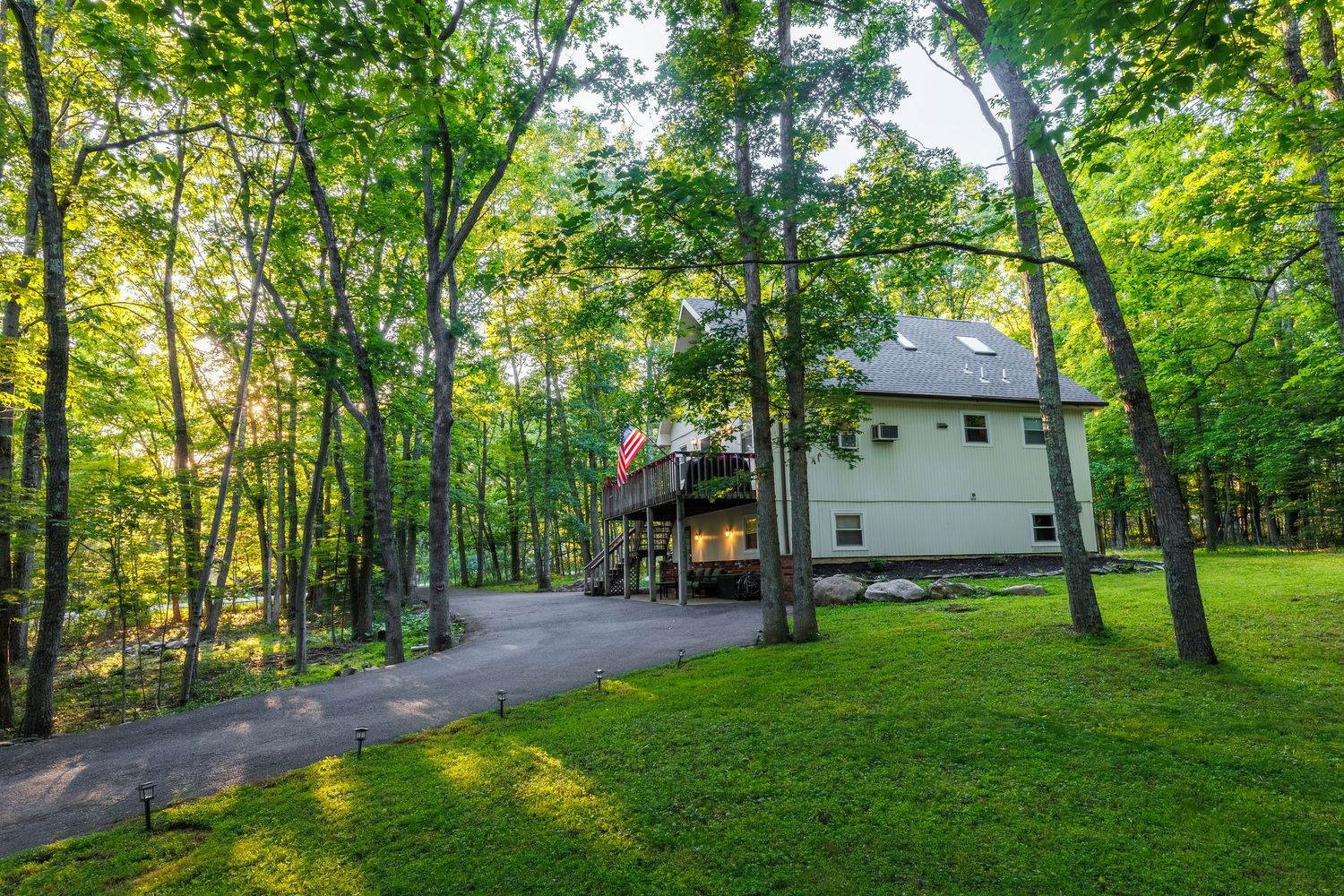 exterior of house real estate pocono mountains
