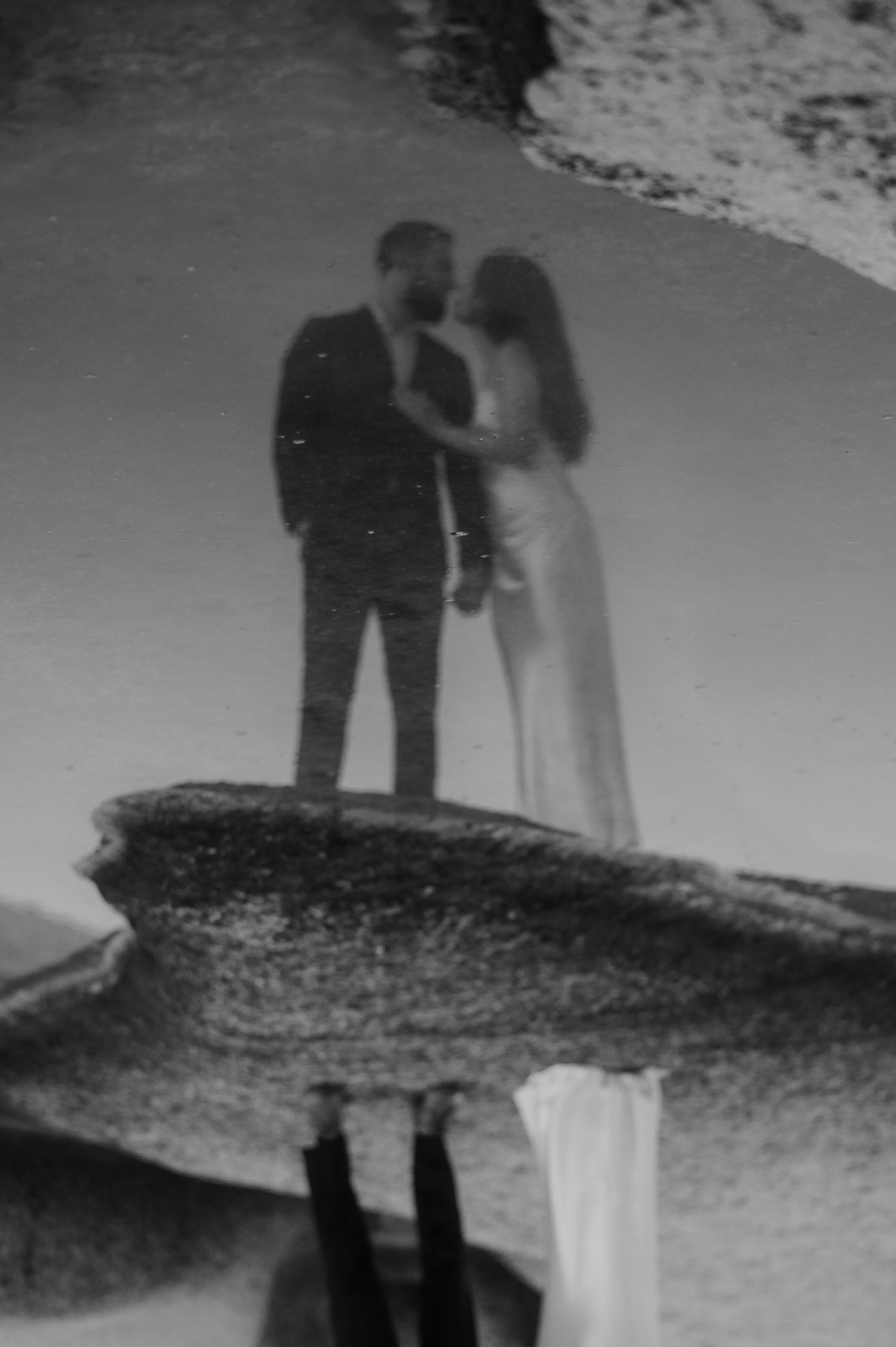 elopement photographer Sarakiniko Milos Greece