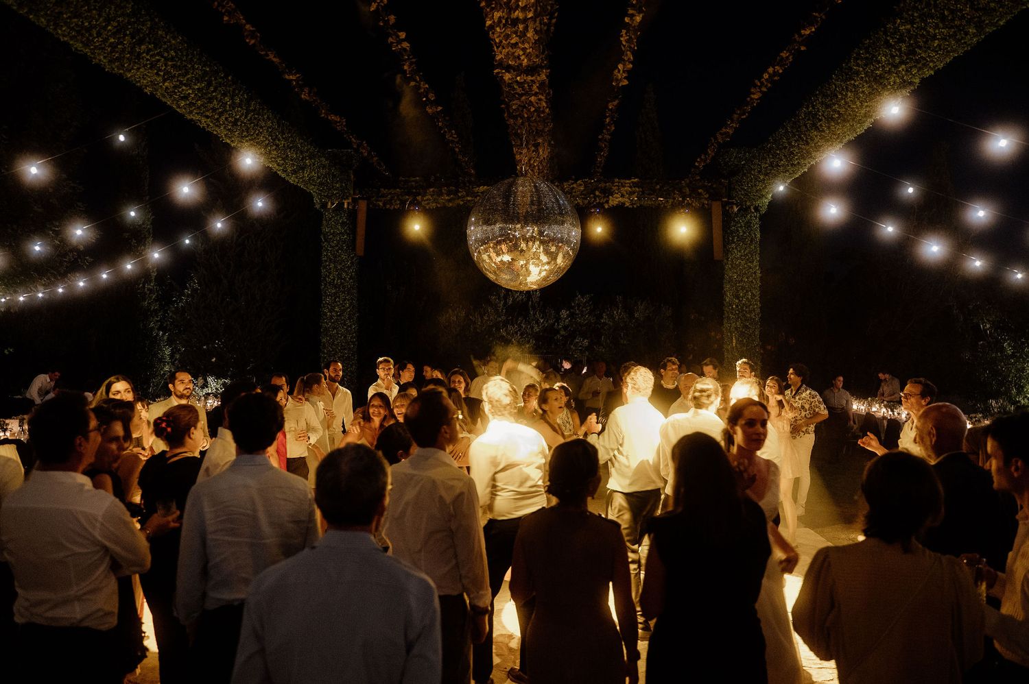 documentary wedding photography in Pyrgos Petreza, Greece