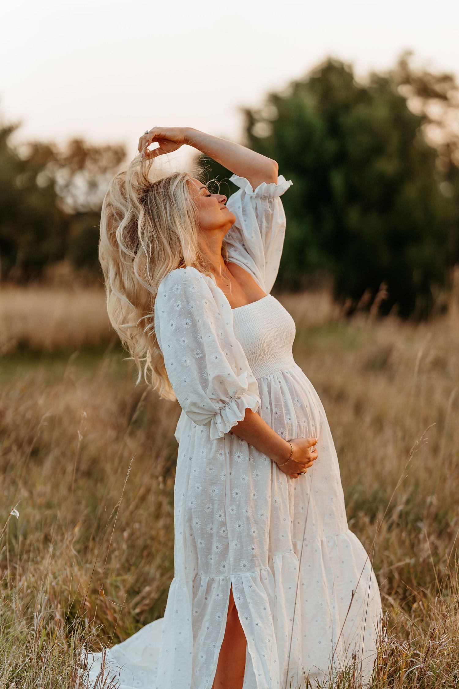 golden hour Maternity photos in Southeast Wisconsin