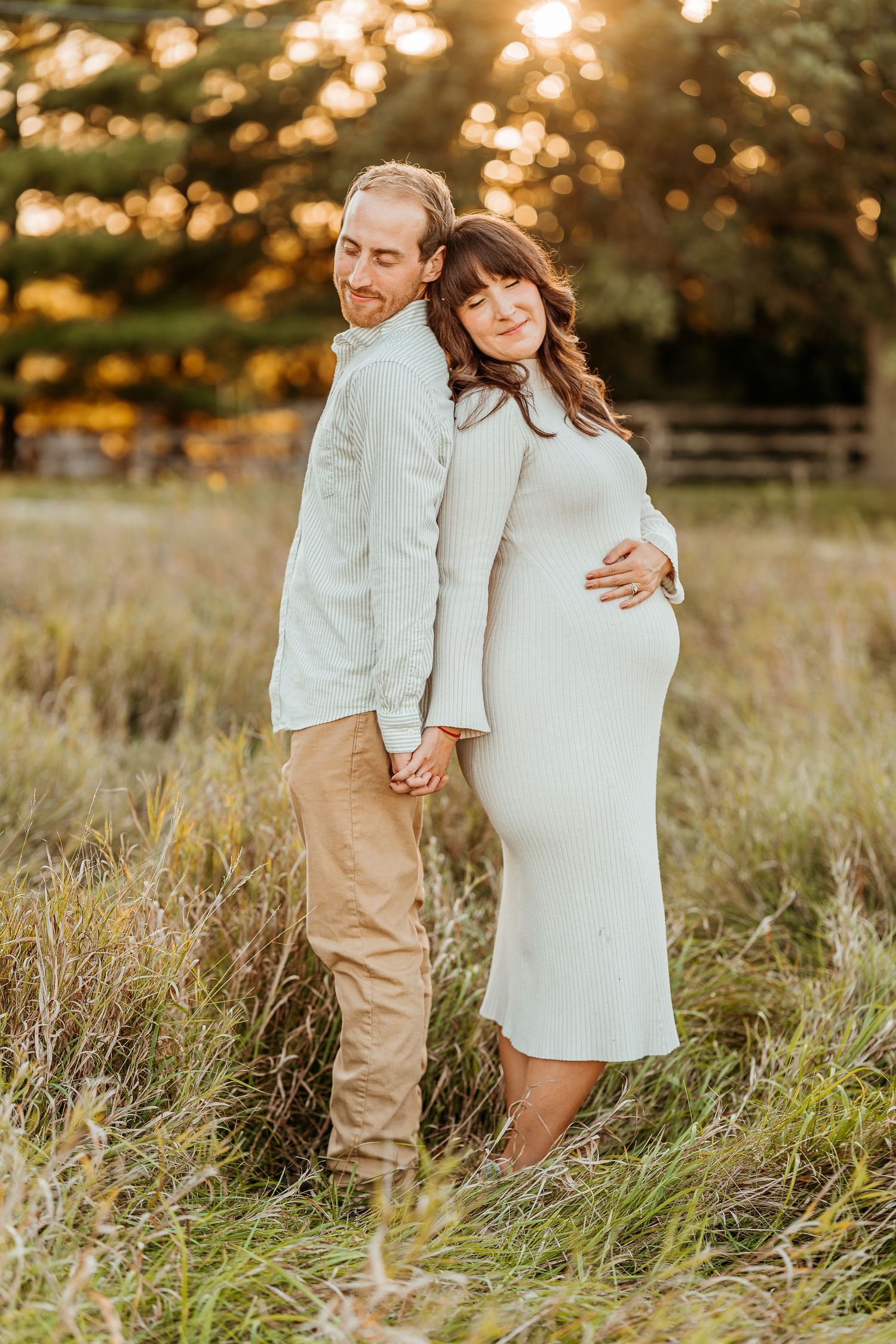 Wisconsin maternity photography in nature with relaxed and joyful moments