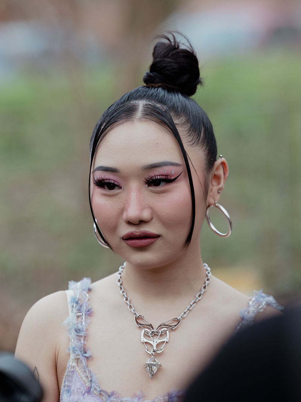 London fashion photographer – editorial street style portrait during LFW, captured by Shot by Farheenxo