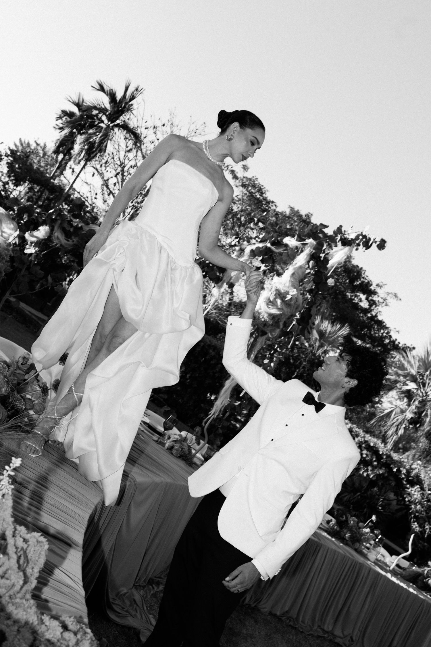 couple sesion in destination wedding