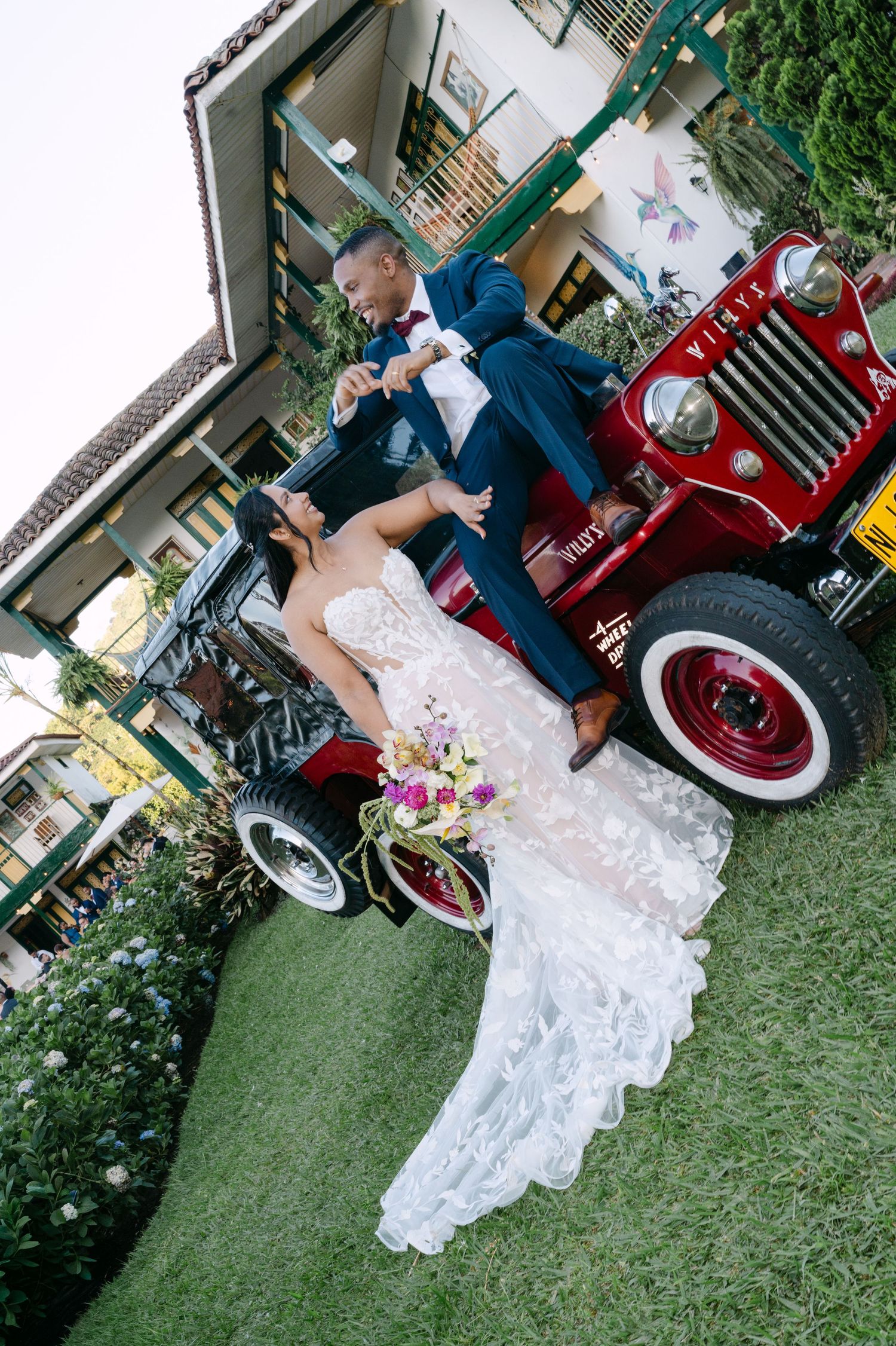 couple sesion in destination wedding