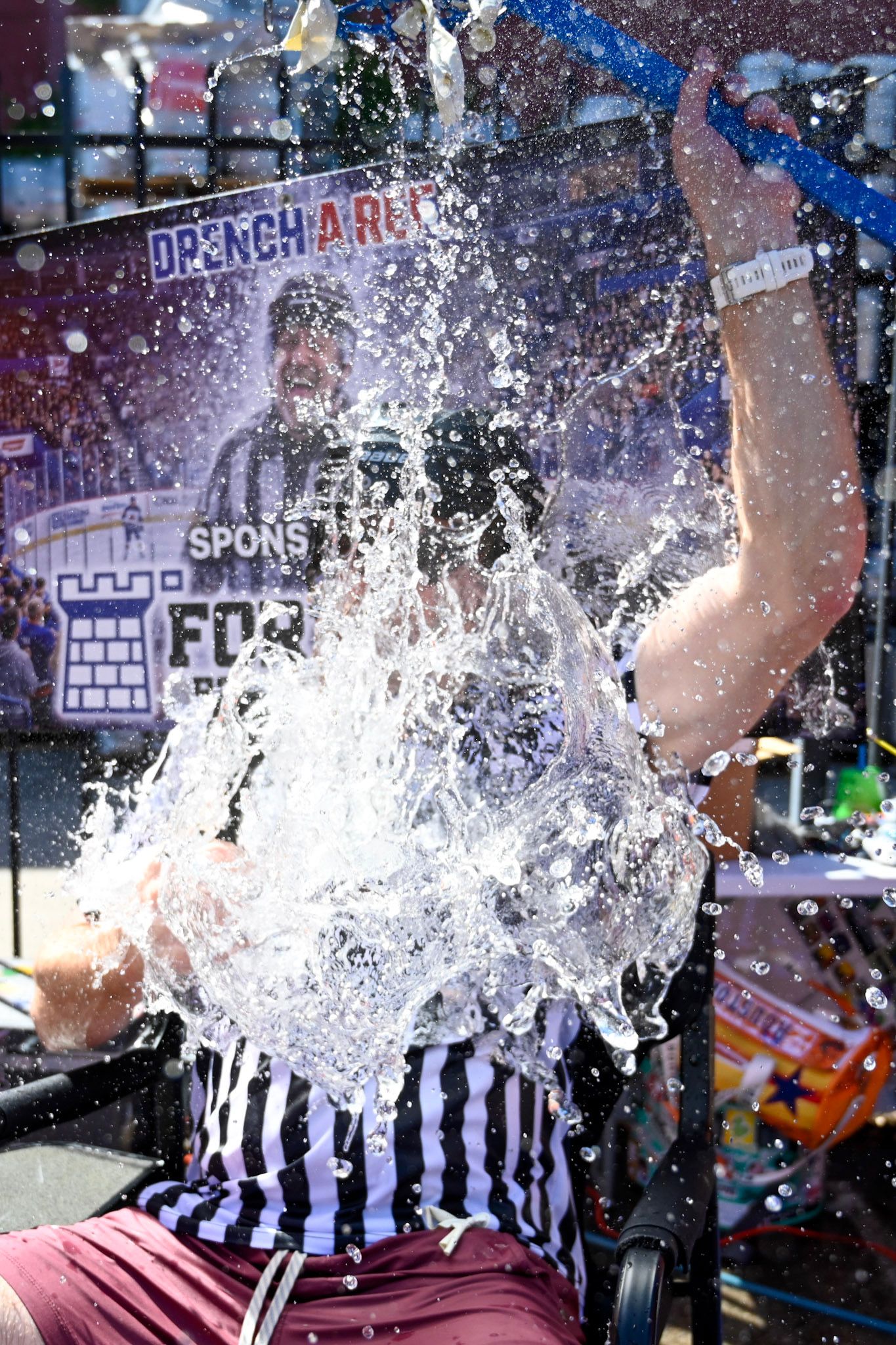 Houston refs getting splashed with water