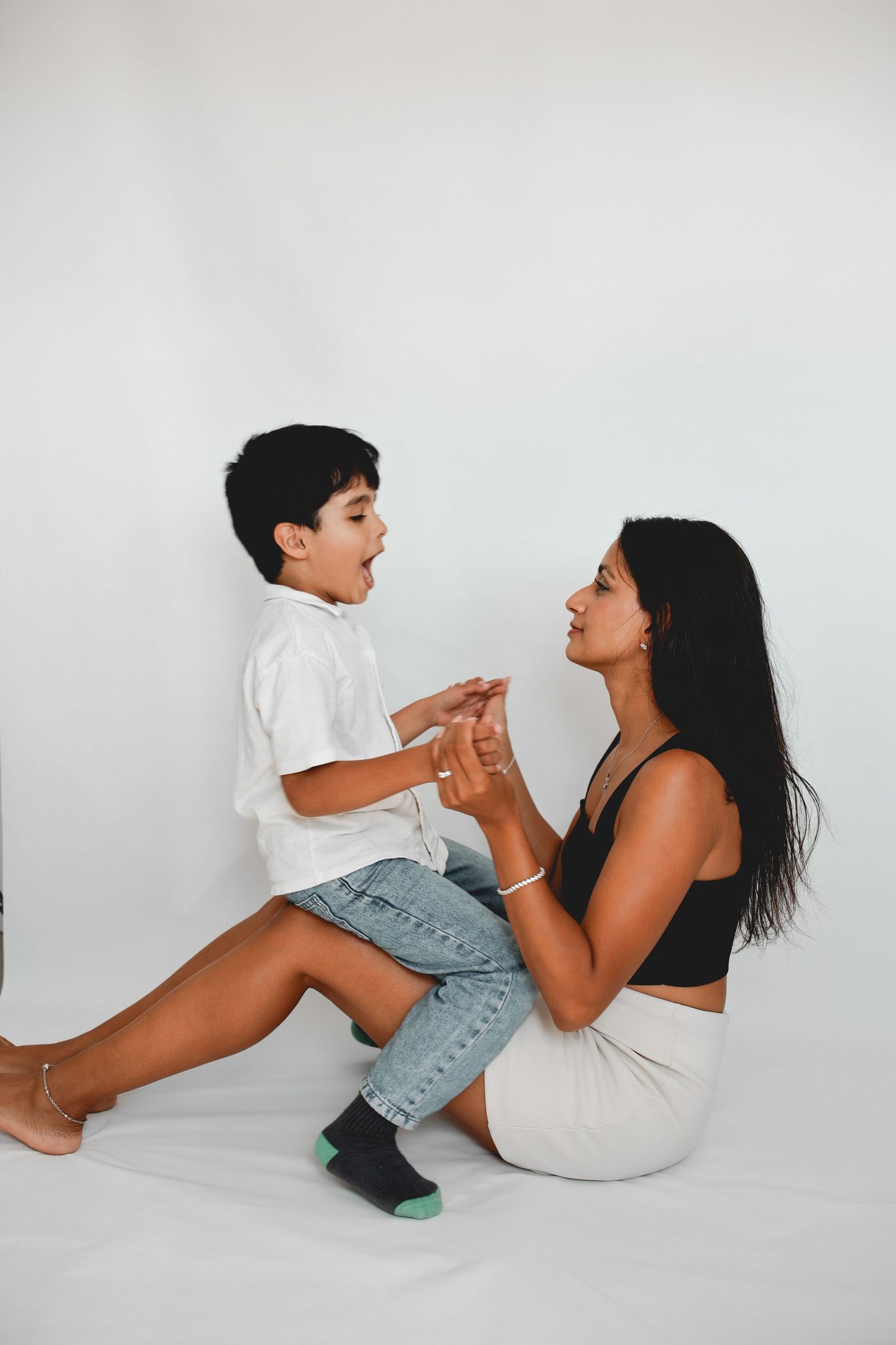 Memorable photos and family studio mini sessions, in Auckland.