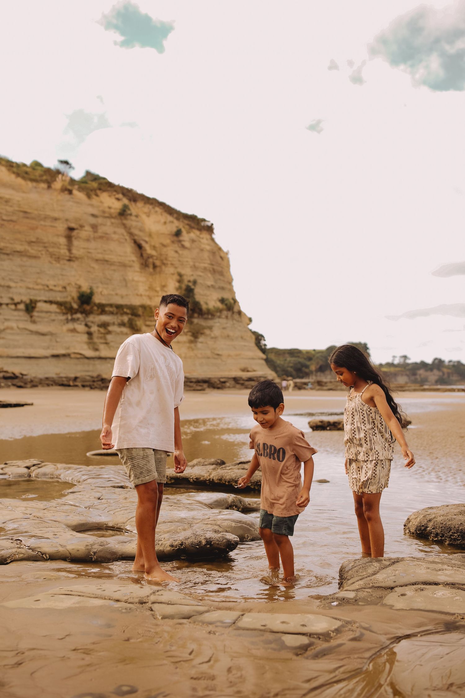 Capturing childrens narrative of play Photographer based in Auckland.