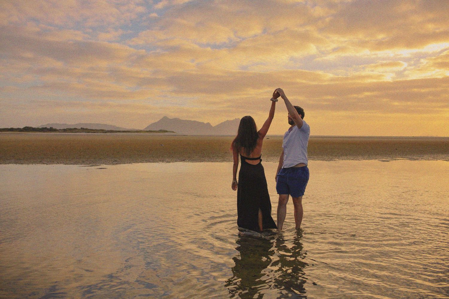 Family Photographer based in Auckland capturing the romance, and love and bond between couples.