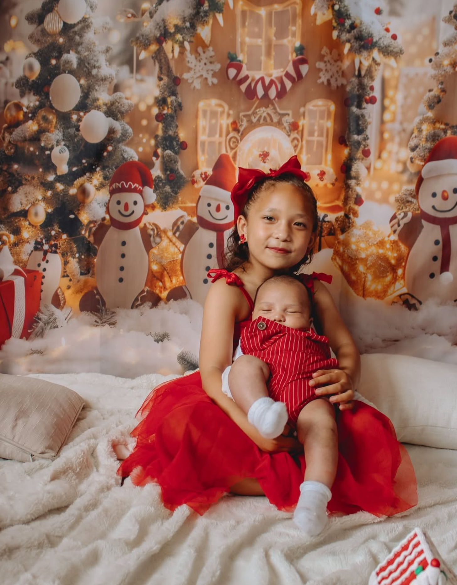 Red Christmas mini sessions photos, Auckland studio.