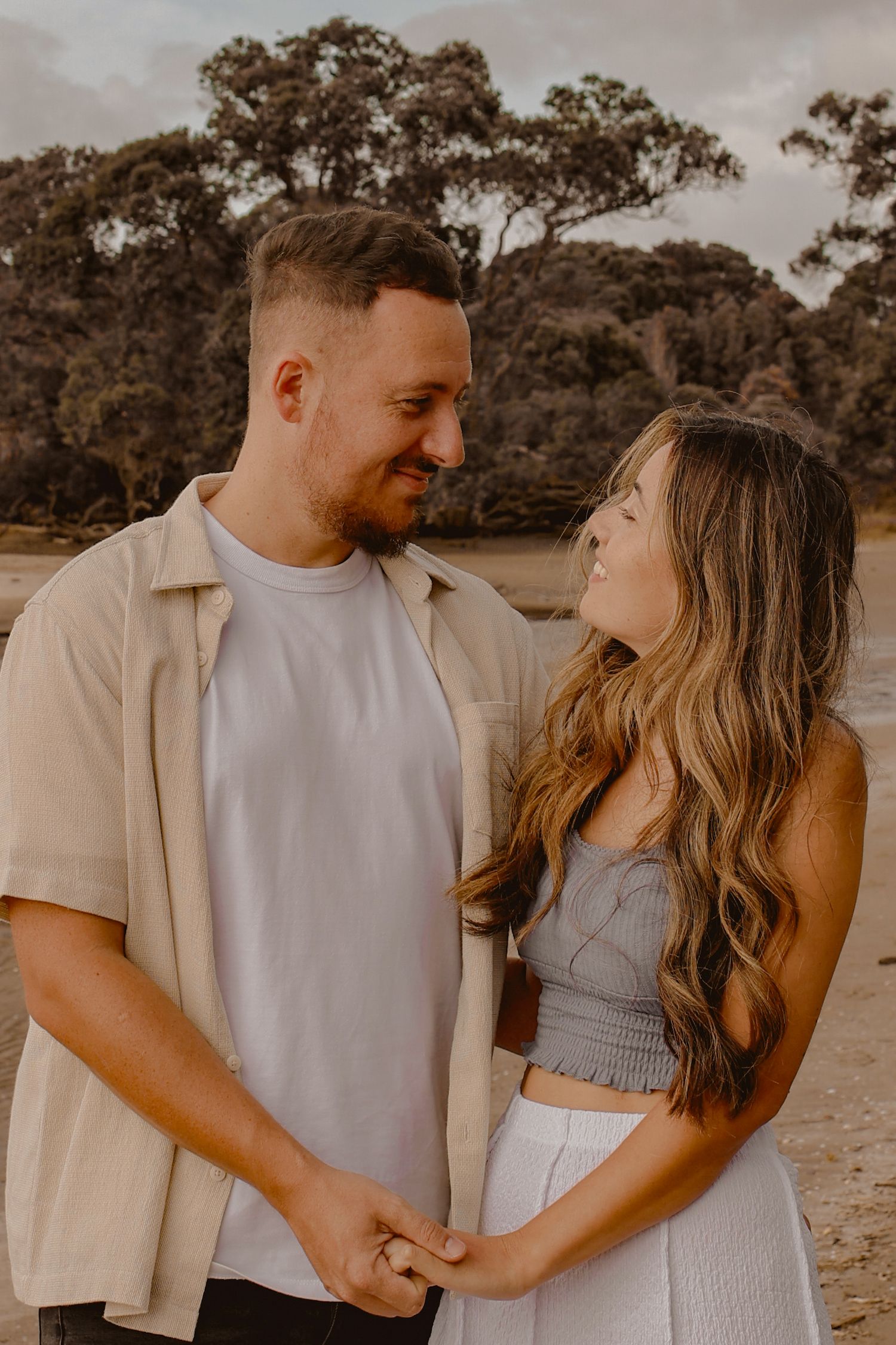 Elopement Photographer based in Auckland. Grain setting. Romantic couples photoshoot at Long Bay Regional Park.