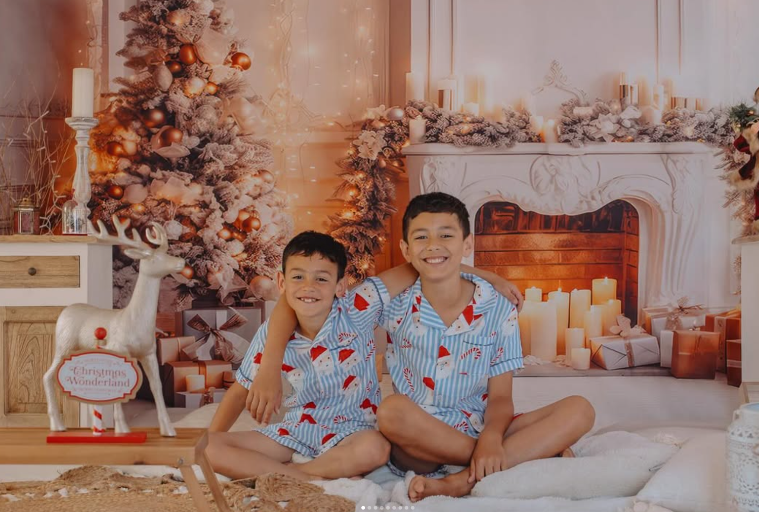 Golden Christmas mini sessions photos, North Shore, Auckland studio