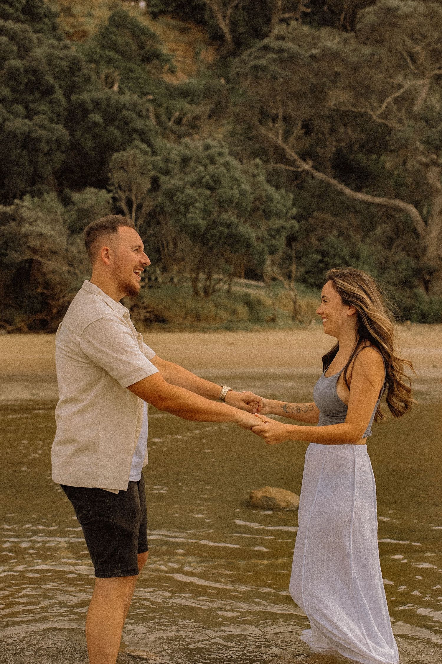 Beach elopement Photographer based in Auckland.