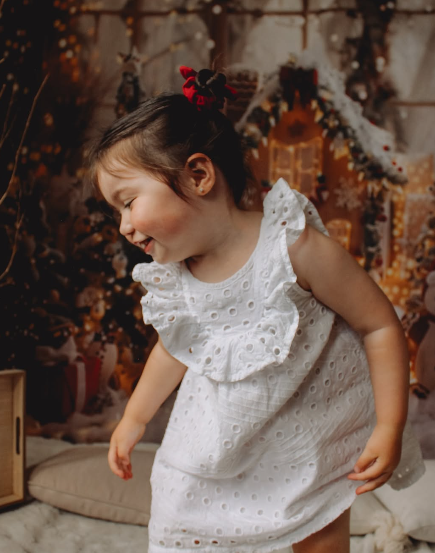 Playful and musical Christmas mini sessions photos, Auckland studio.