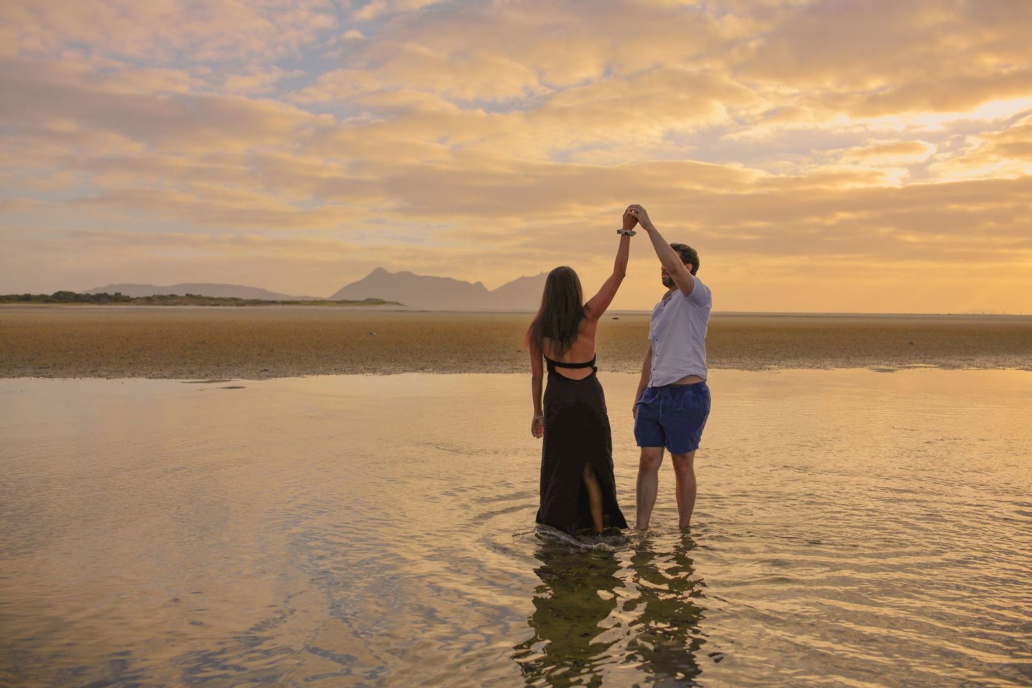 lovers-photography-auckland-golden-petals.jpg