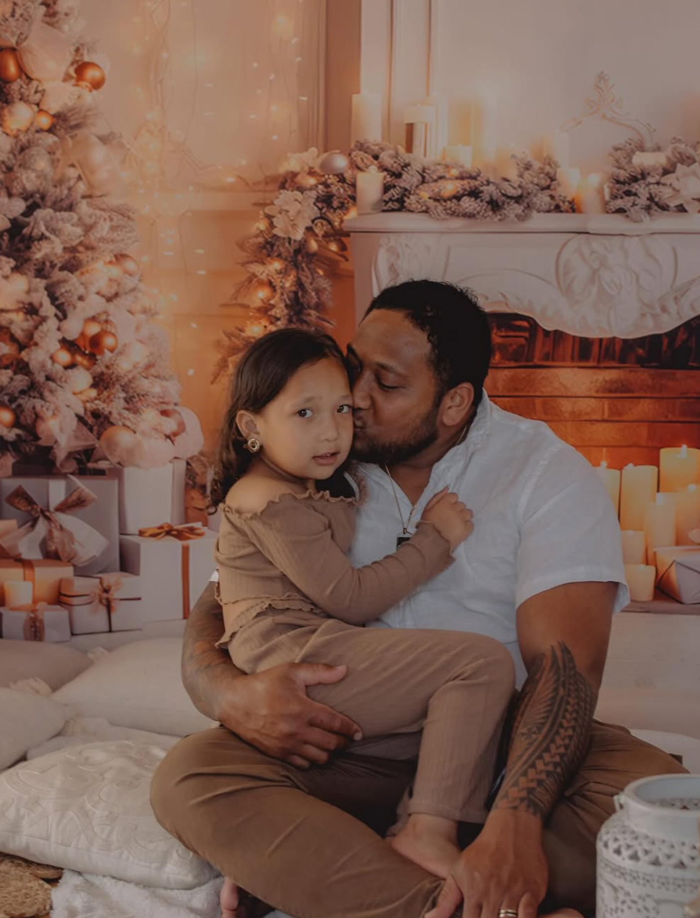 Cuddles Christmas mini sessions photo studio, Auckland.