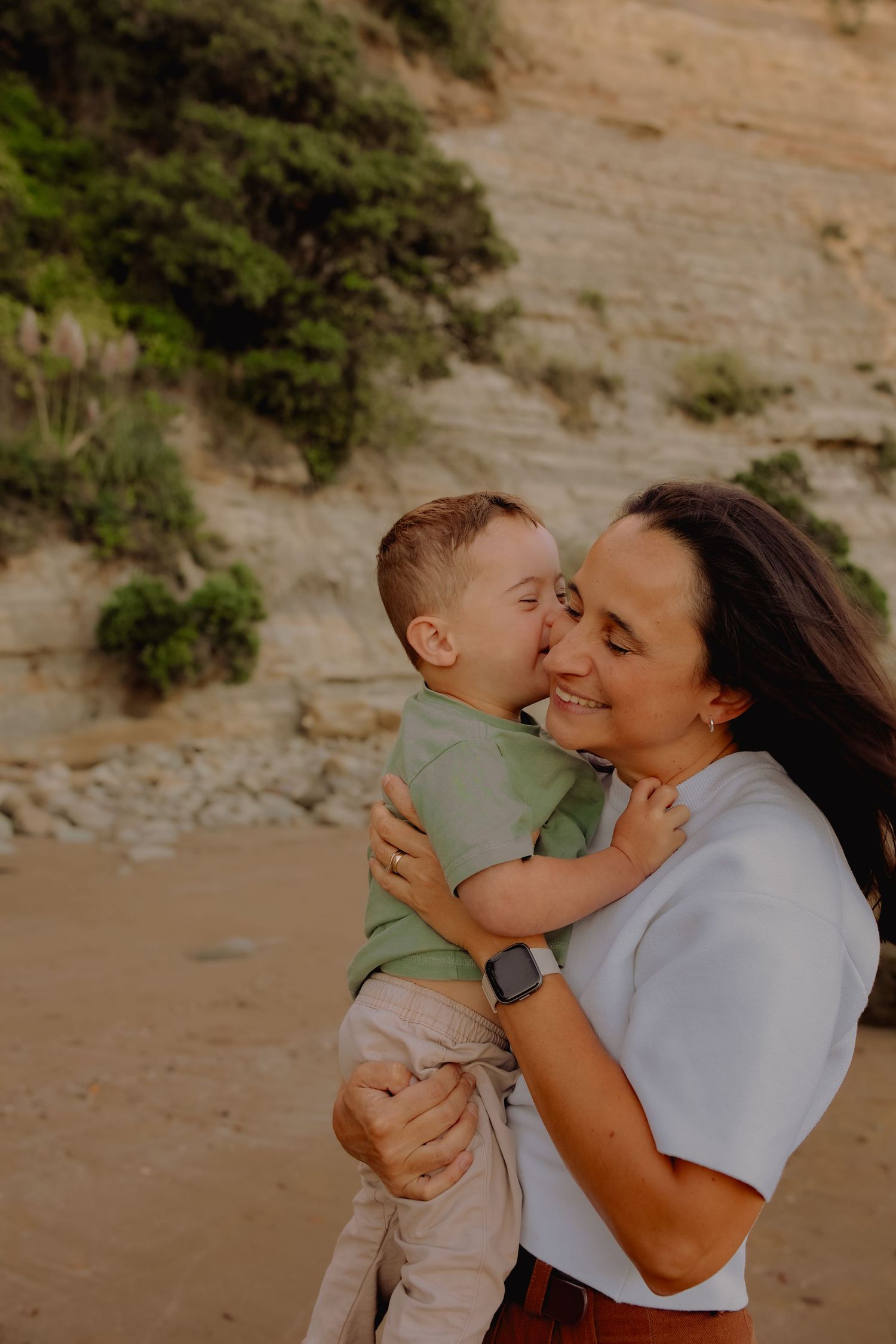 Family Photographer based in Auckland. Photographing during golden hour.