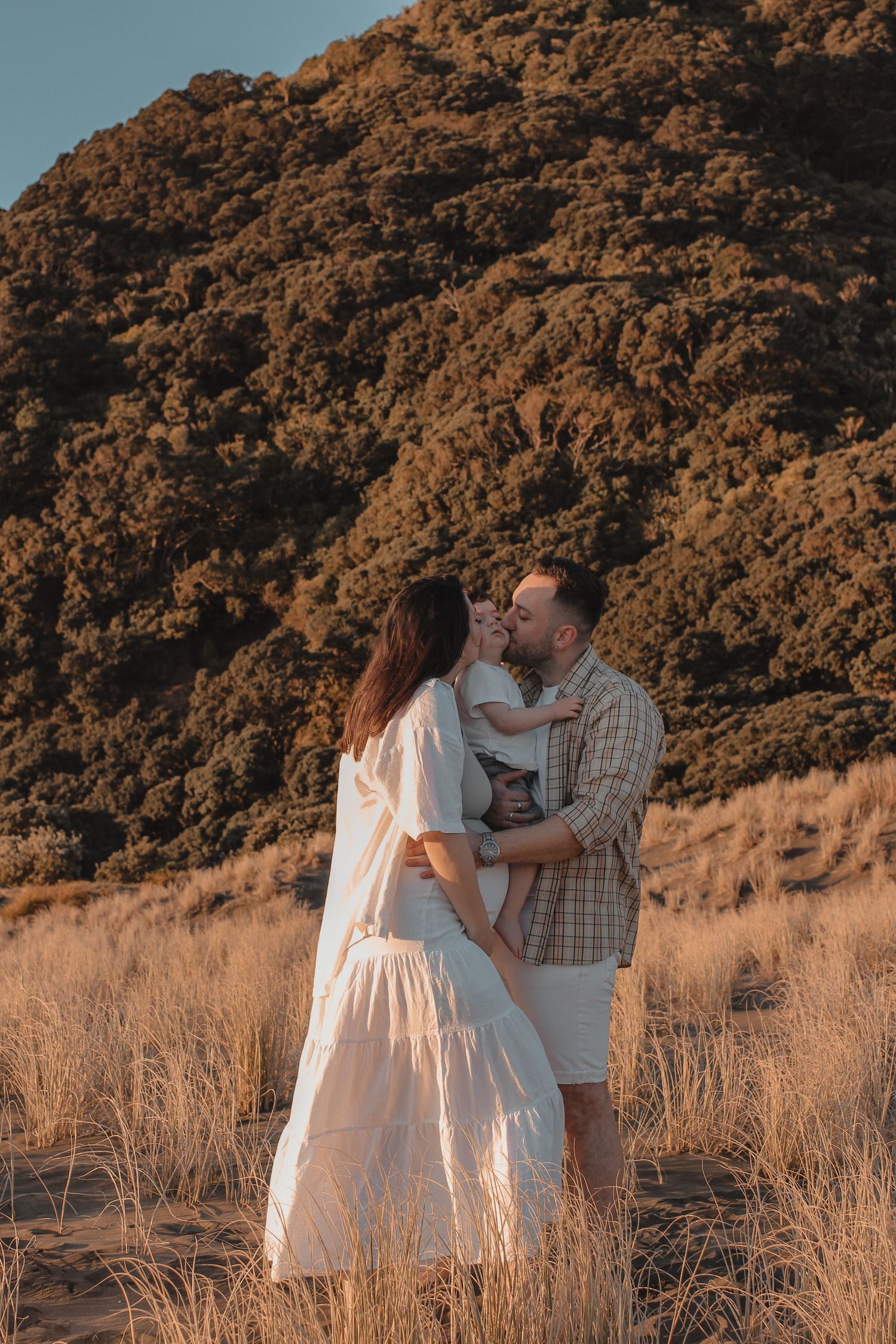 Auckland Couples Photography at Piha & Long Bay Beaches