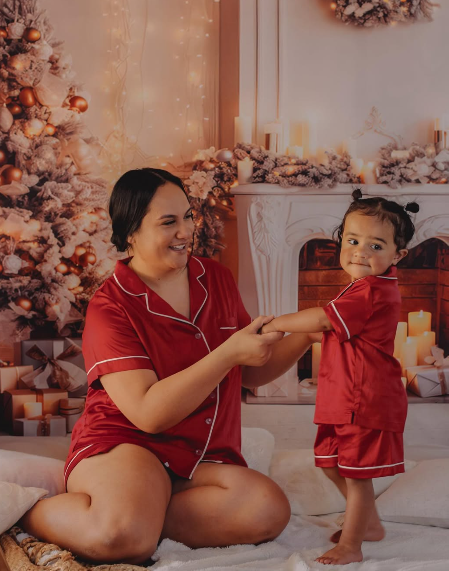 Matching Xmas clothes, Christmas photo studio sessions. Auckland.