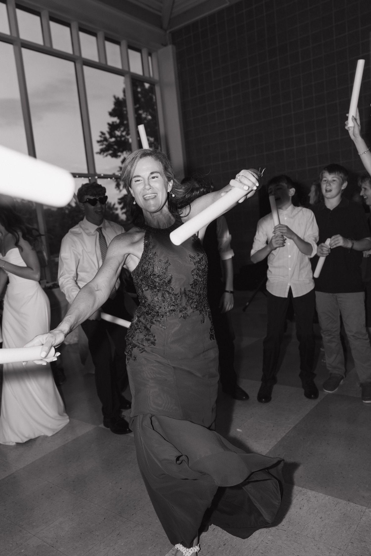 wedding photos dancing