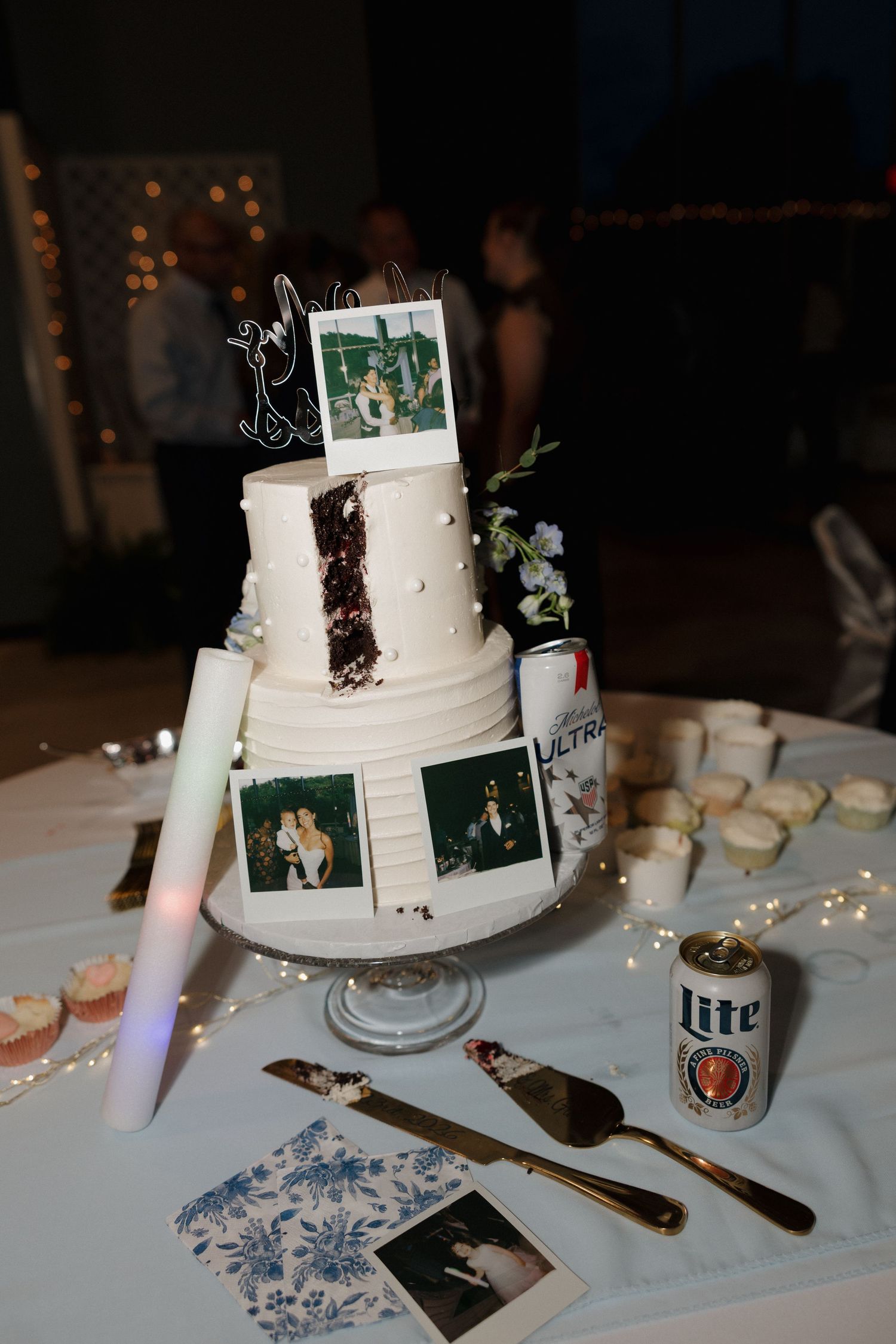 wedding photo with cake